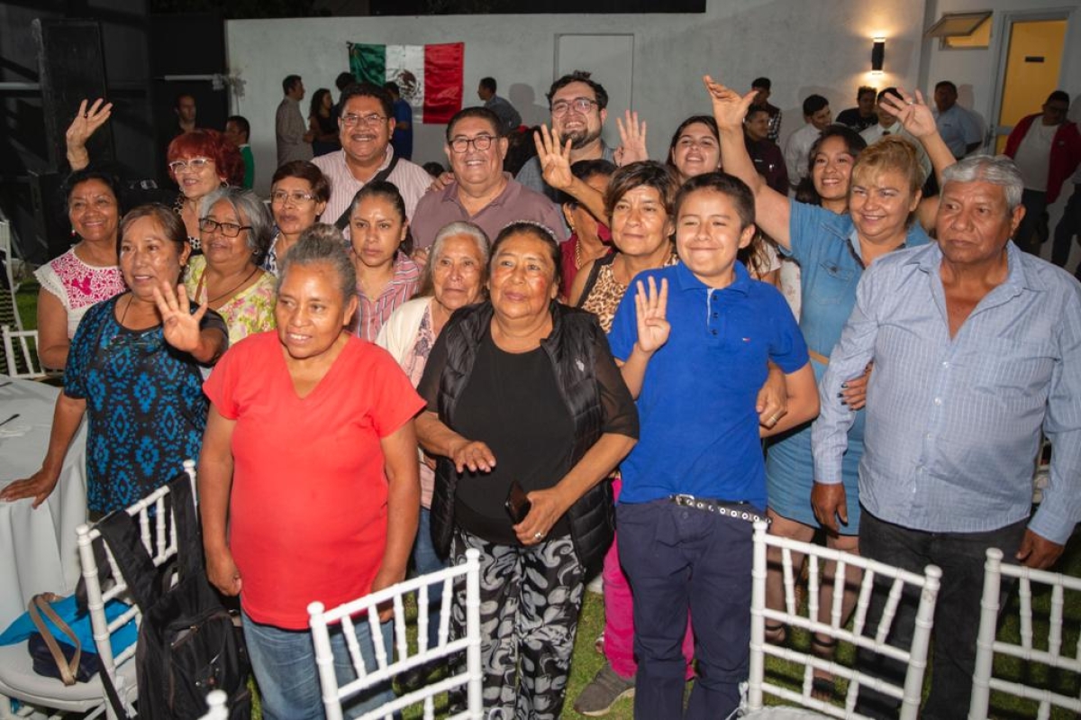 Celebra Víctor Mercado 'Noche Mexicana' con cientos de familias de Cuernavaca