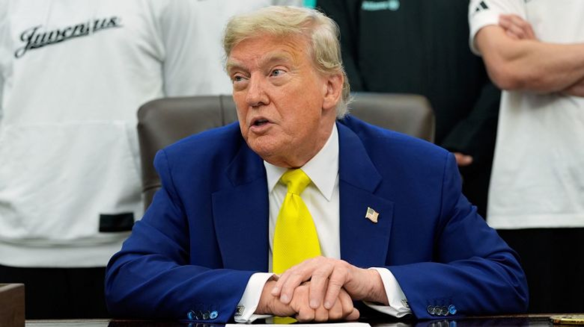 Trump evalúa acciones sobre Irán y decidirá 'en las próximas dos semanas'