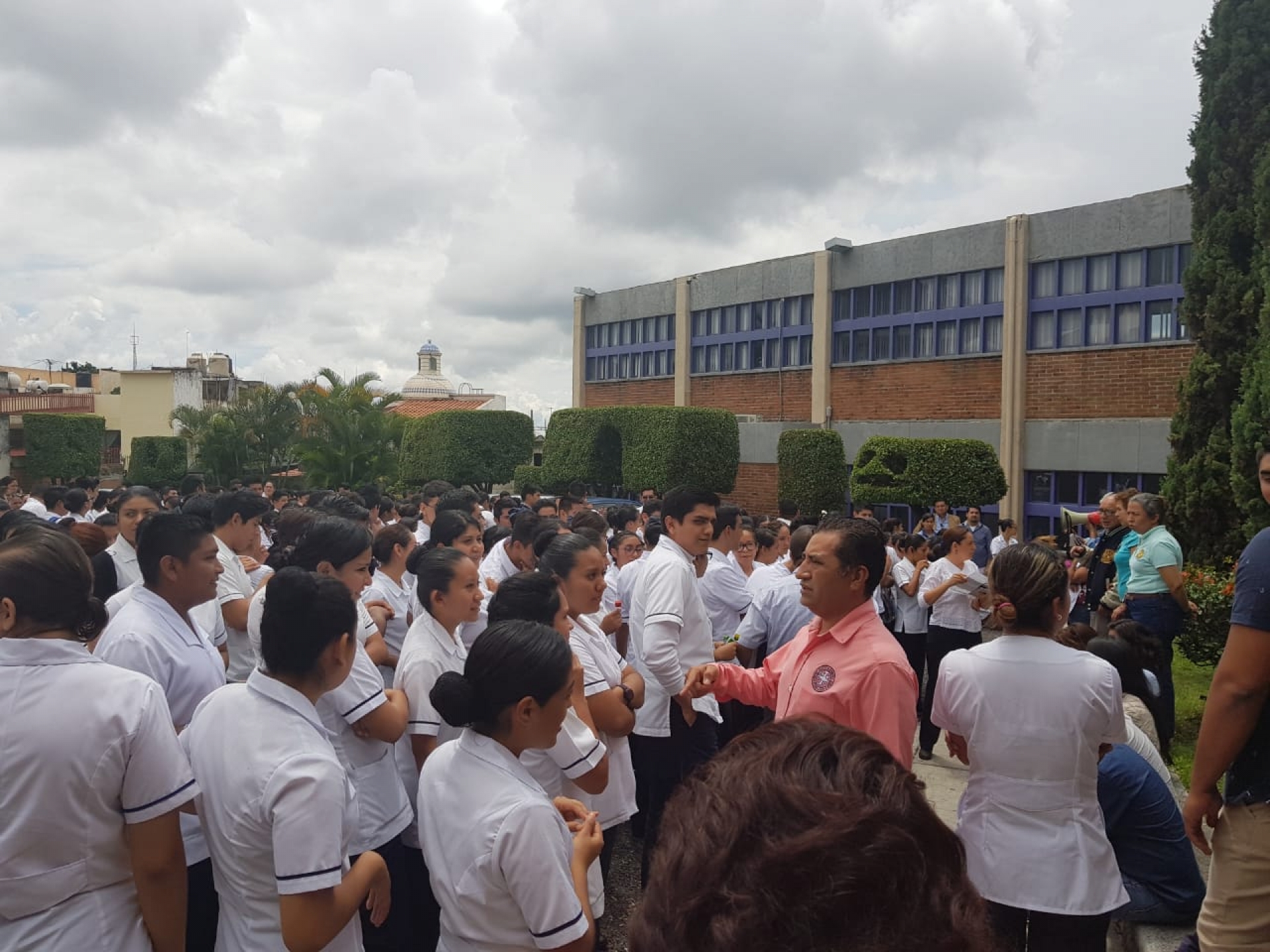 En todas las unidades académicas de la UAEM se efectuó simulacro de sismo