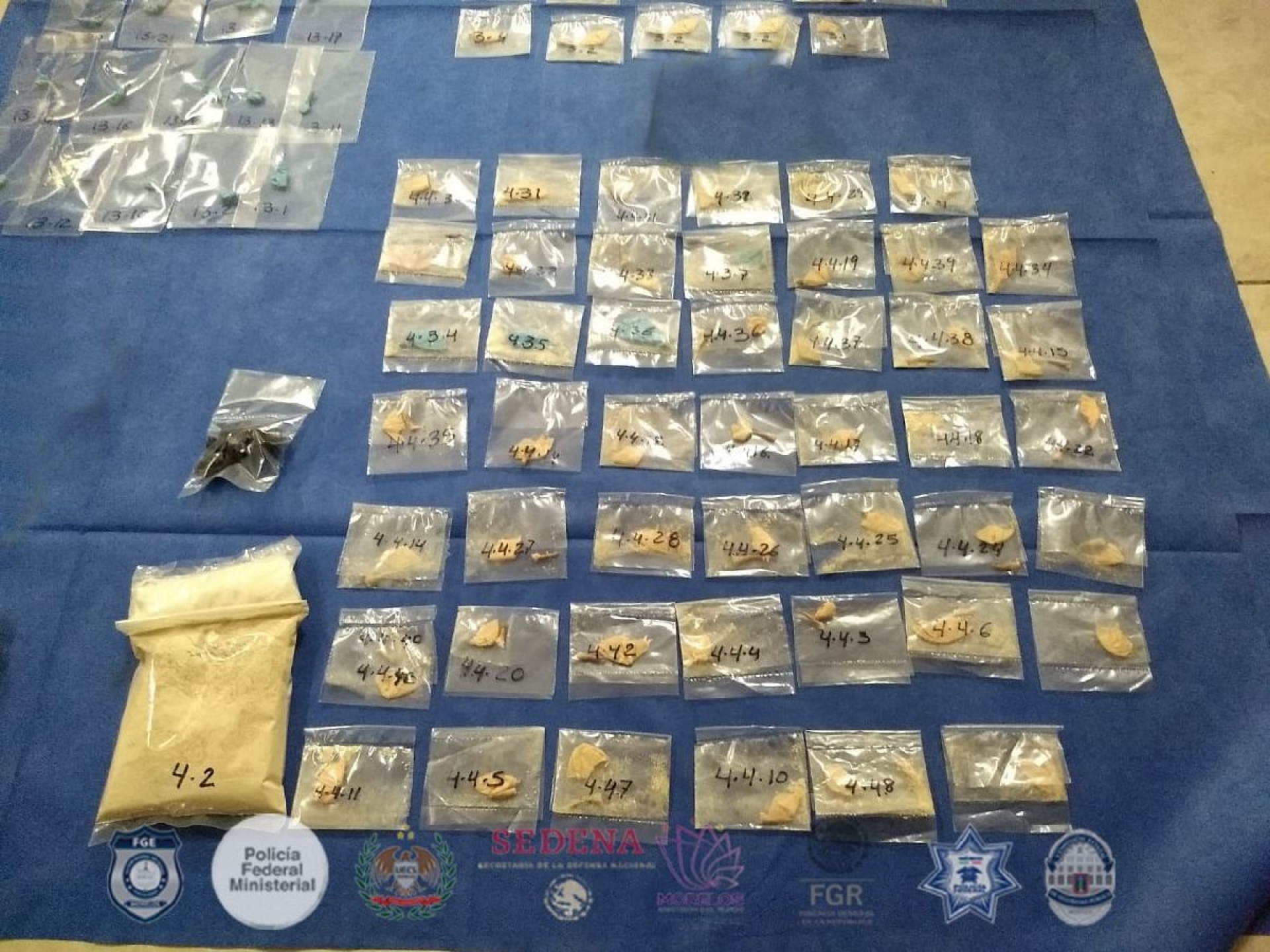Arrestan a 11 personas durante el cateo a un casa