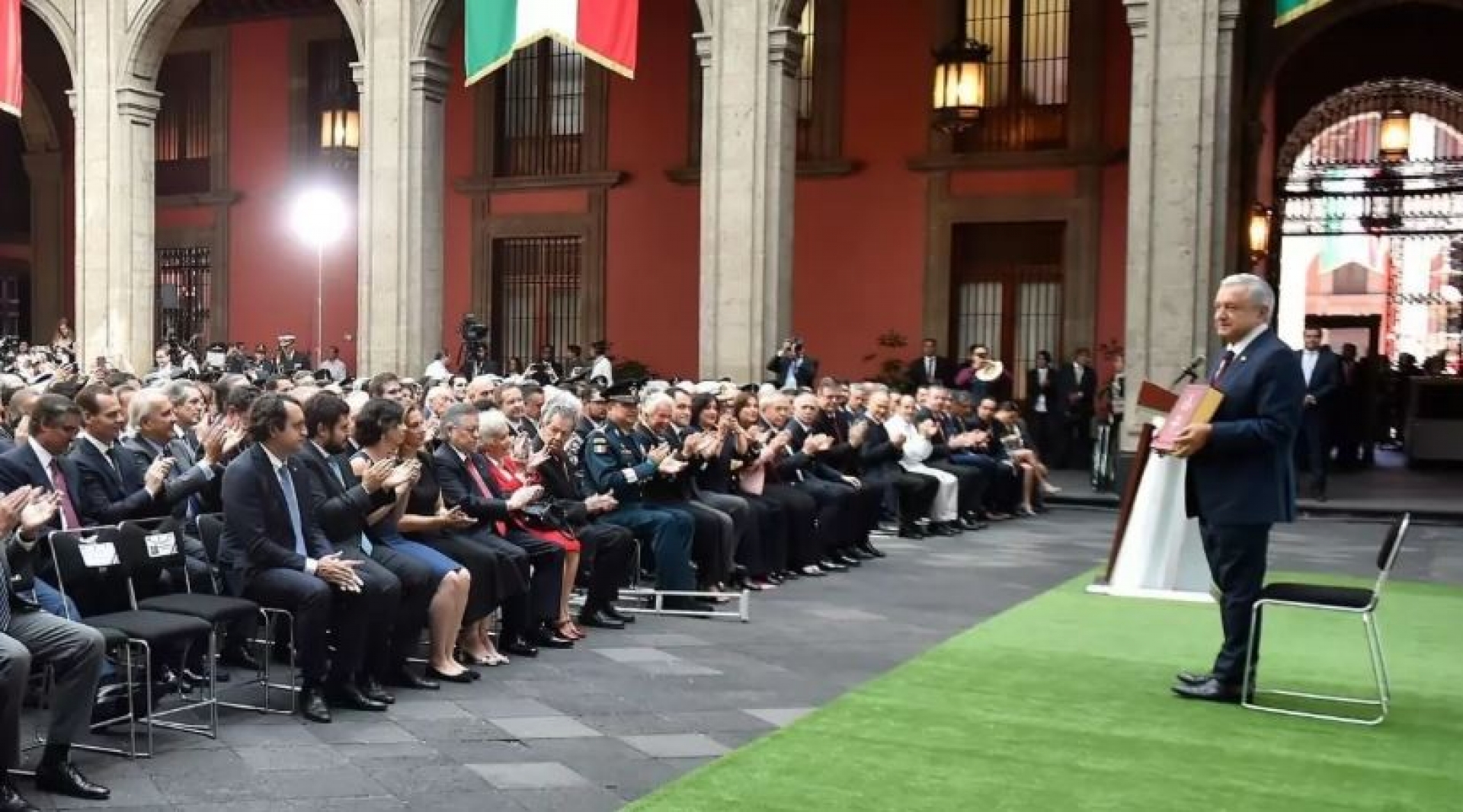 Informe del 1 de septiembre será en Palacio Nacional y con sana distancia, adelanta López Obrador