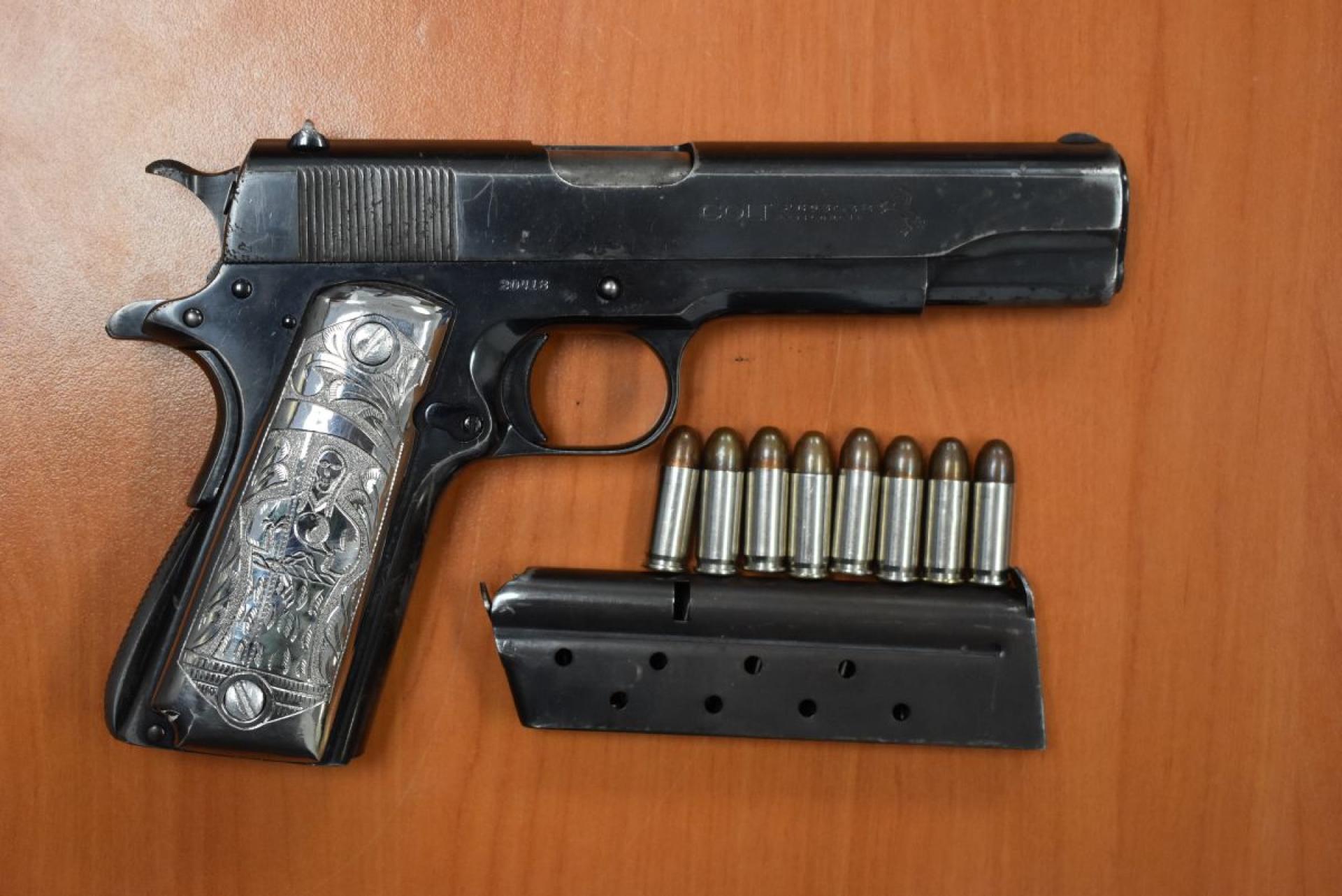 Transportaban una pistola a bordo de un taxi