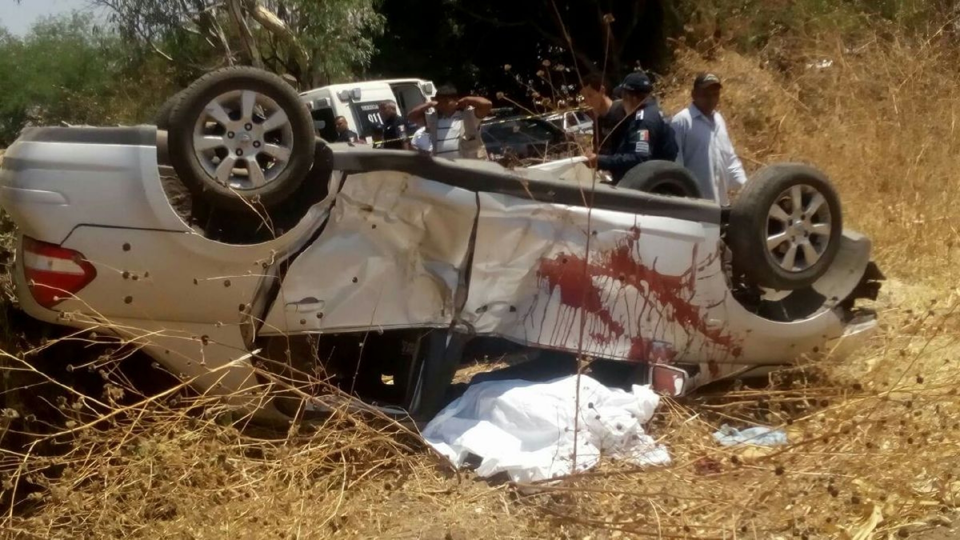 Volcadura en Jonacatepec deja dos muertos y tres mujeres heridas