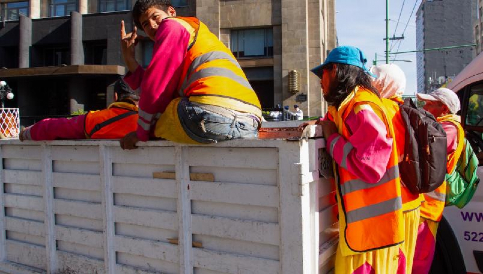 8 de cada 10 jóvenes que trabajan no pueden comprar una canasta básica para 2 personas