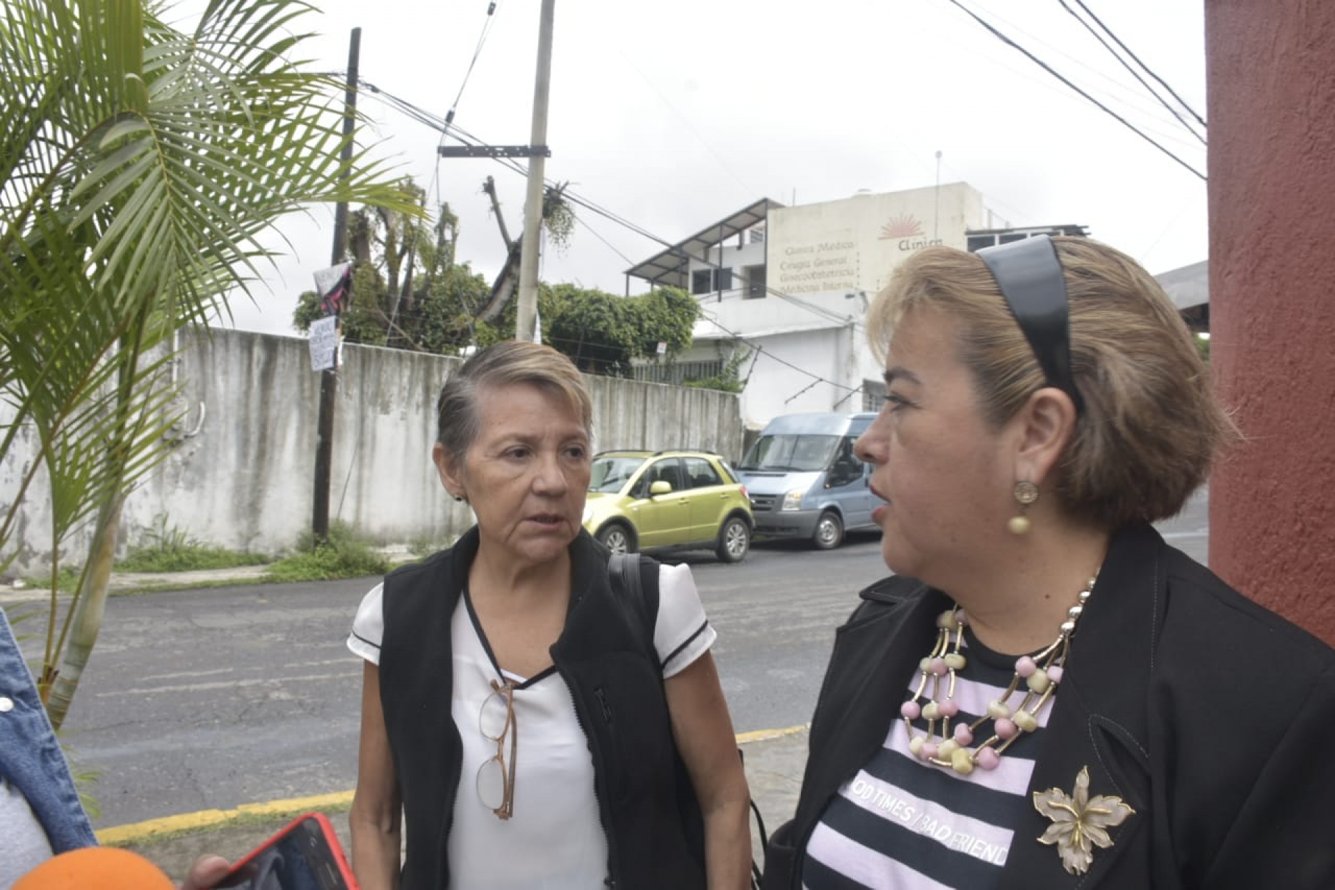 Acuden familiares de Oliver Wenceslao a presentar denuncia en la FECC