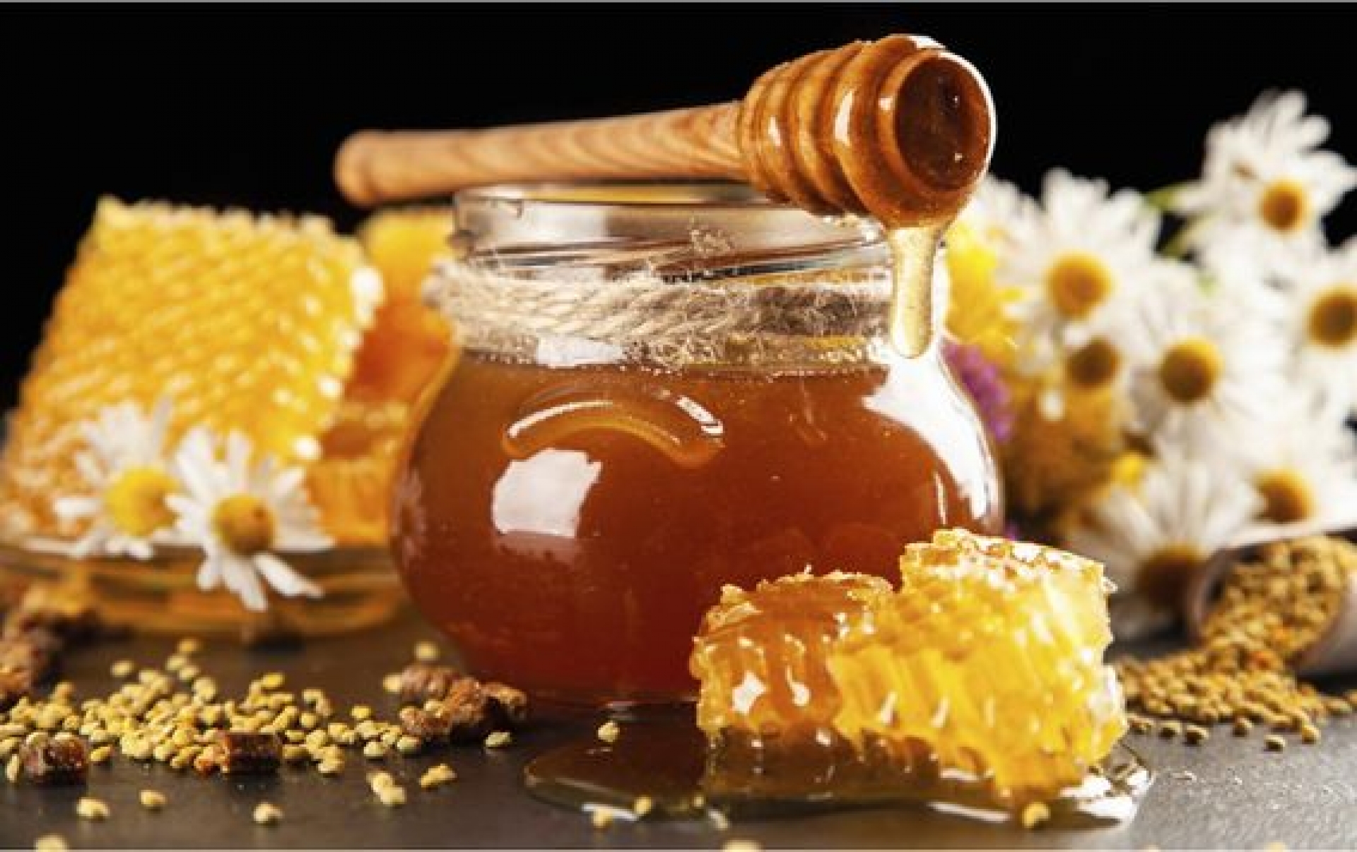 La razón por la que la miel de abeja tiene vida eterna