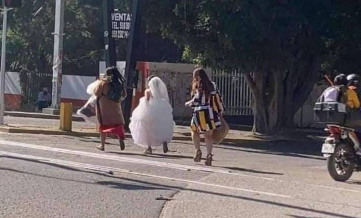 Novia cruza bloqueos en Oaxaca para no llegar tarde al altar