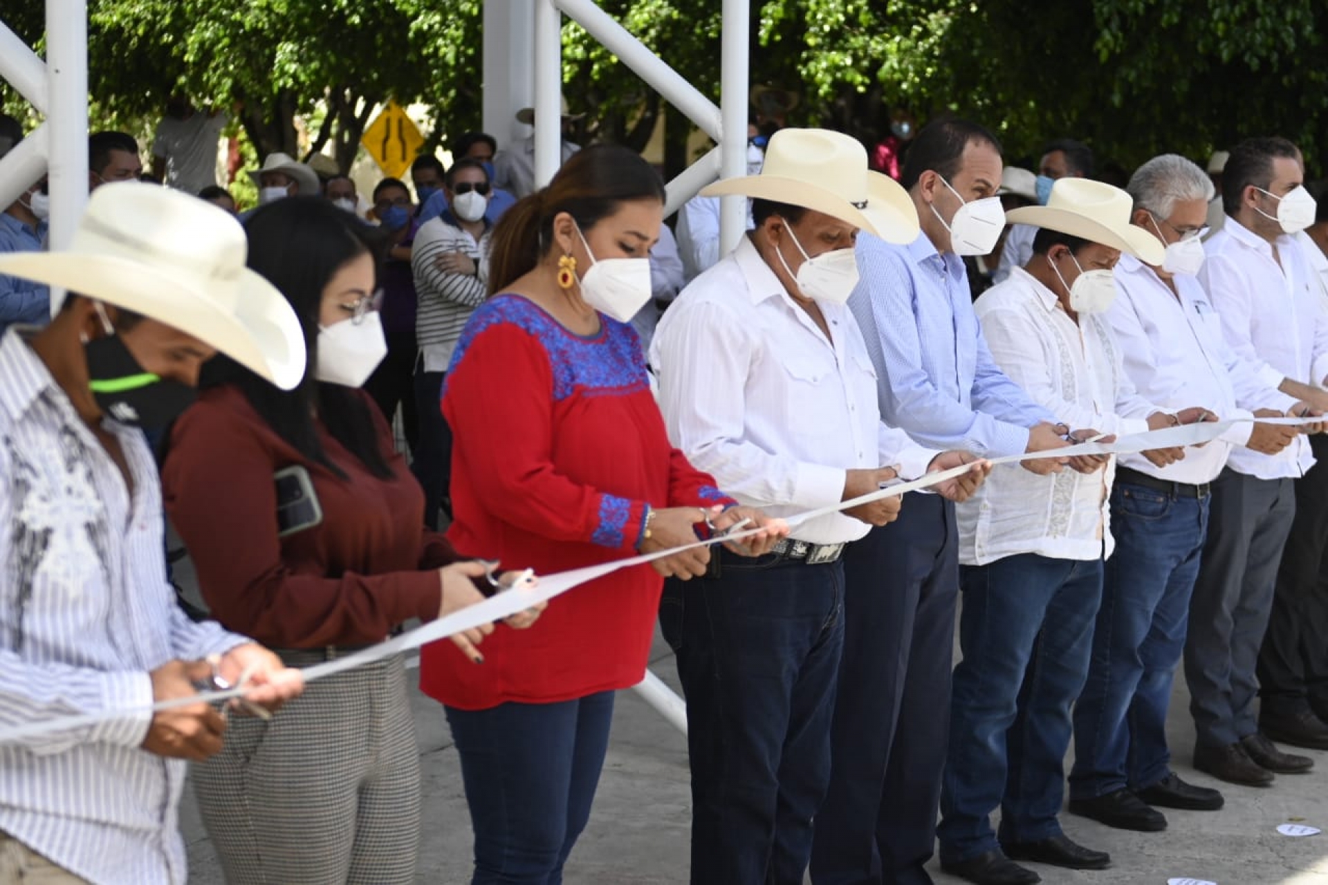 Inaugura gobernador obras de agua potable, drenaje e infraestructura hidroagrícola en Axochiapan