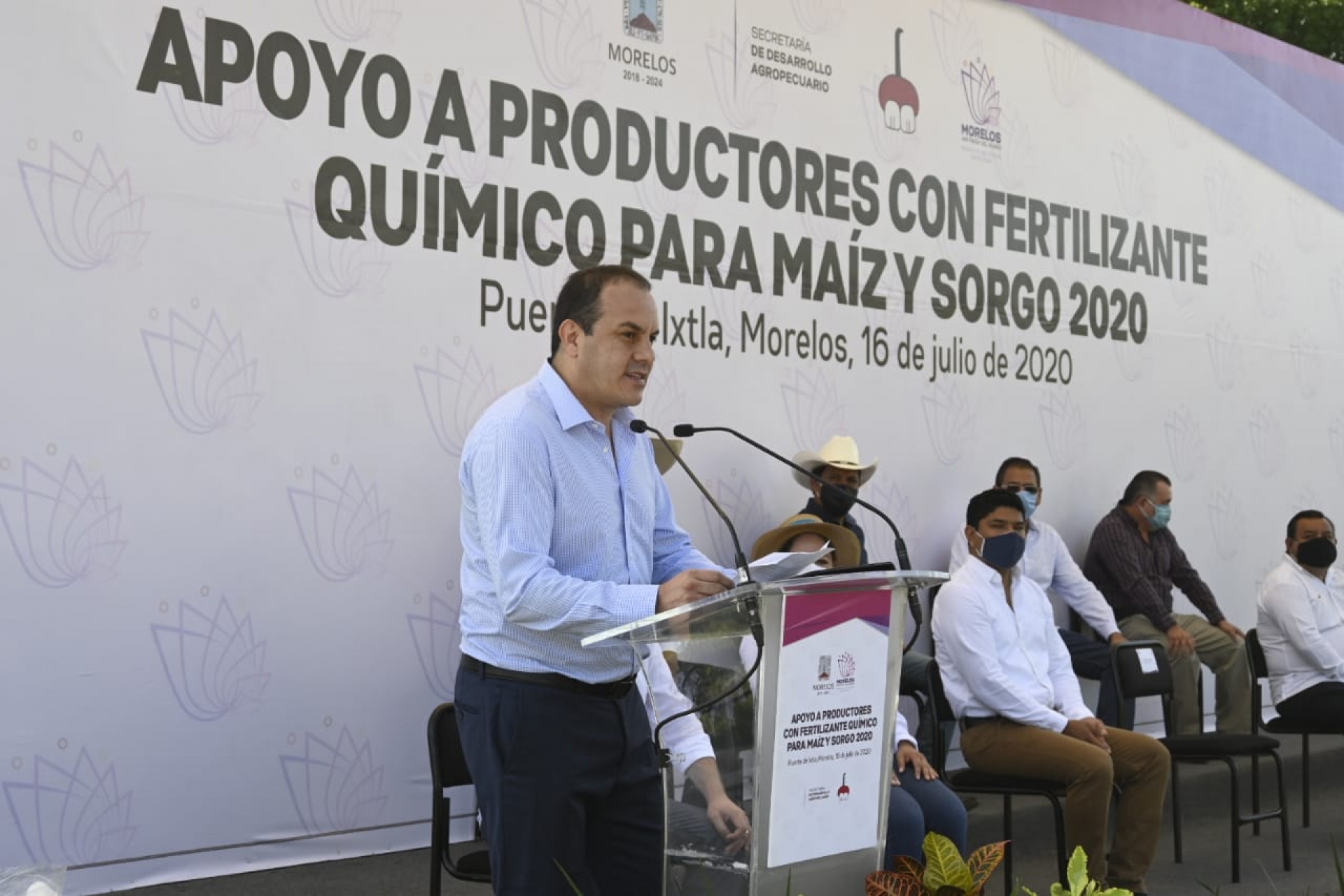 Entrega Cuauhtémoc Blanco apoyo a productores con fertilizantes químicos para maíz y sorgo