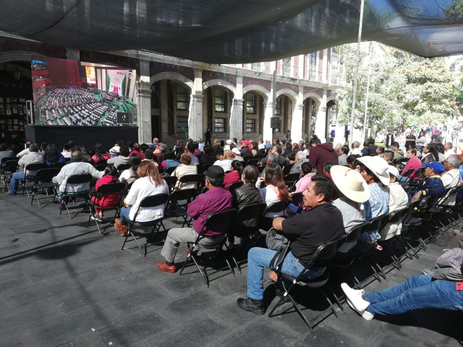 Transmiten investidura de AMLO como presidente de México