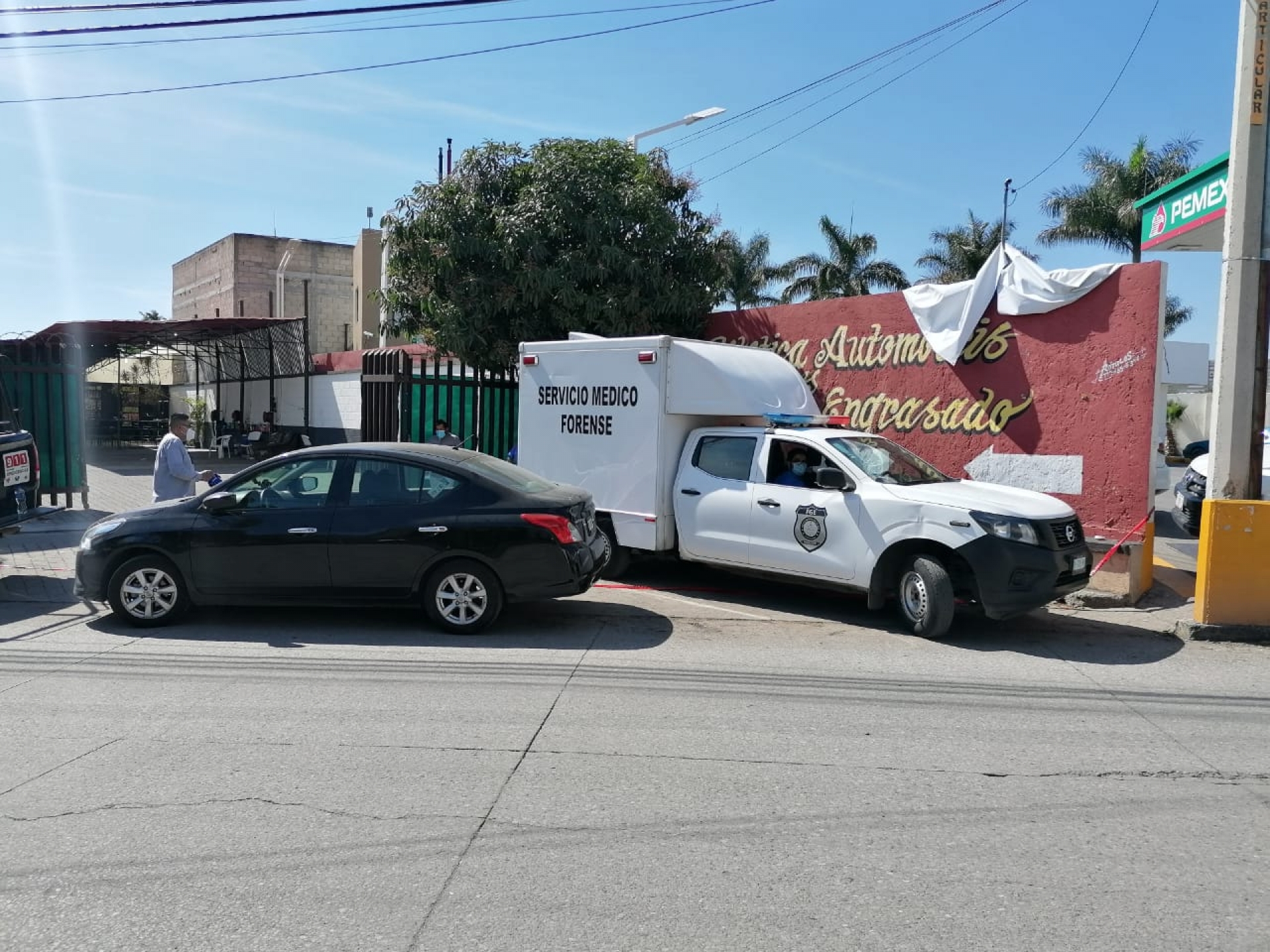Hallan los cadáveres de dos hombres en un autolavado en Atlacomulco