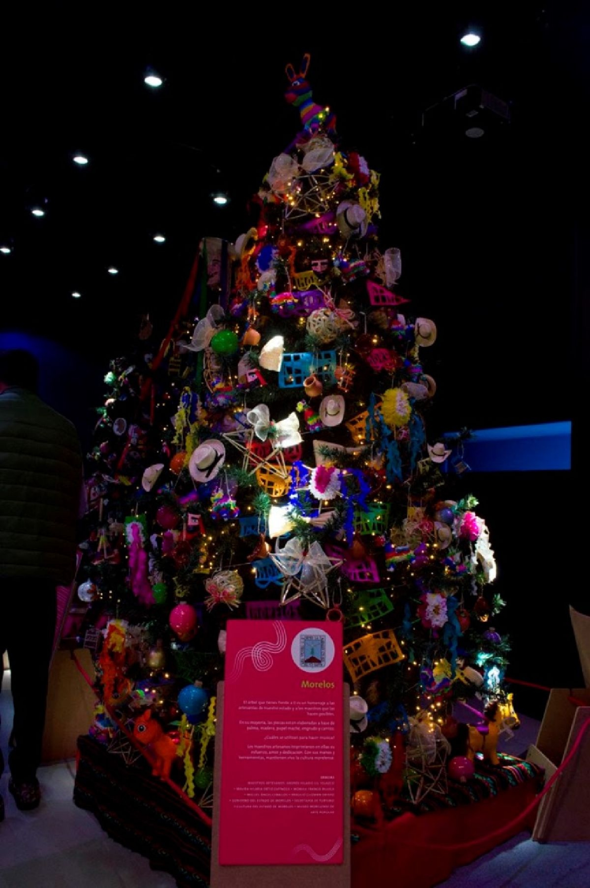 Tiene presencia Morelos en exhibición “Lazos de navidad”