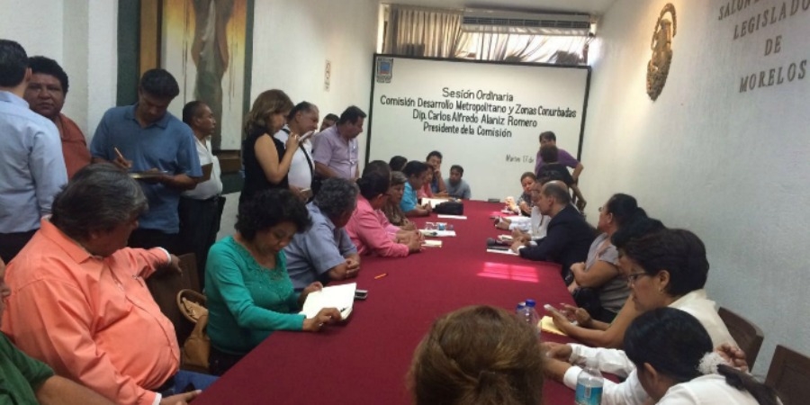 Acuerdan líderes sindicales y diputado iniciar análisis de iniciativa de reforma a la Ley del Instituto de Crédito