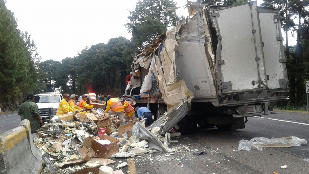 Resultó herido al chocar el camión que conducía