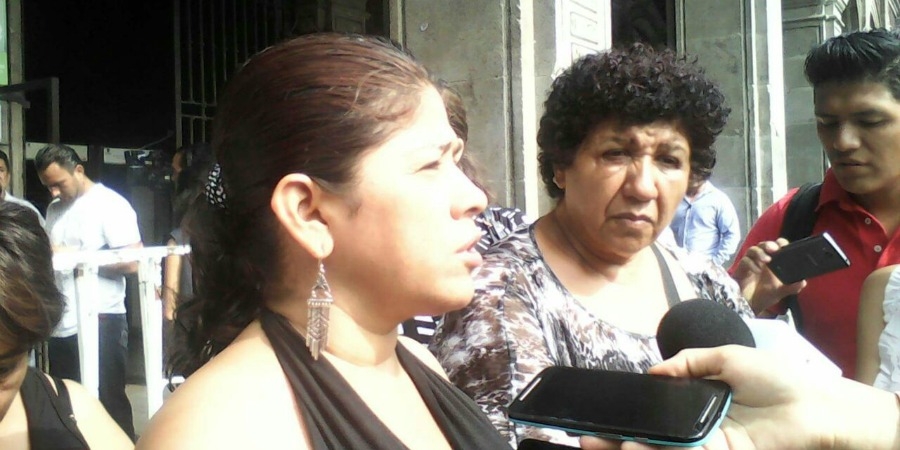 Madres de víctimas se pronuncian en el Palacio de Gobierno por los asesinatos ocurridos en Morelos