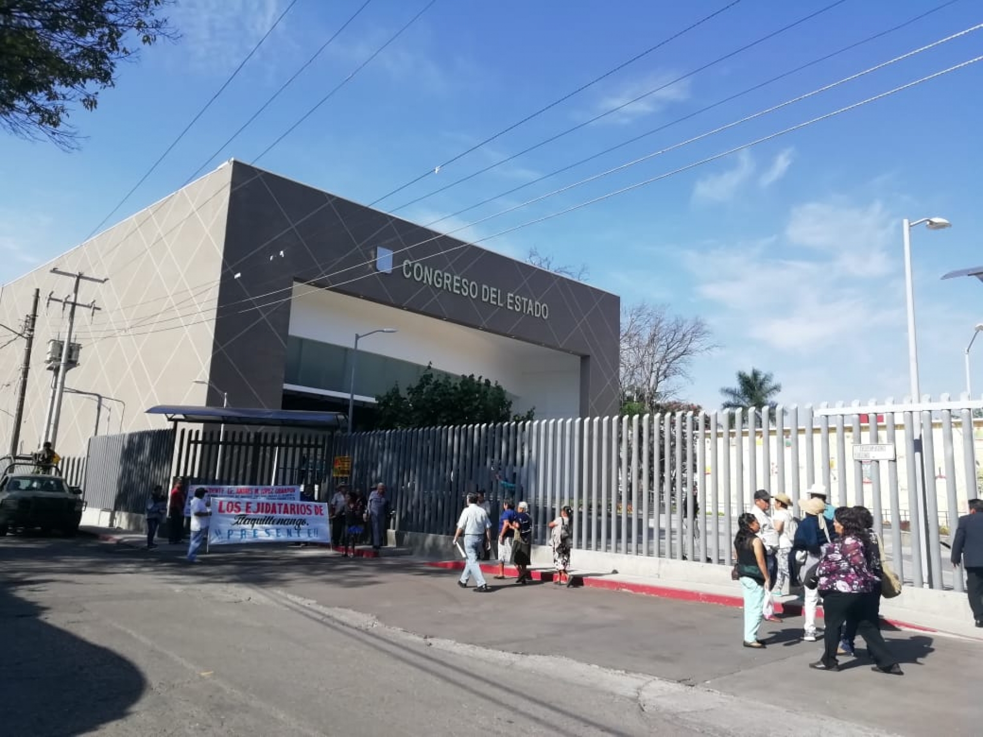 Ex obreros del ingenio de Zacatepec protestaron en el Congreso local