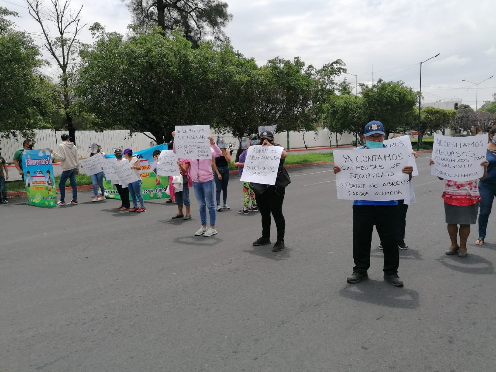 Protestaron comerciantes del parque 'Luis Donaldo Colosio' en el bulevar Cuauhnáhuac
