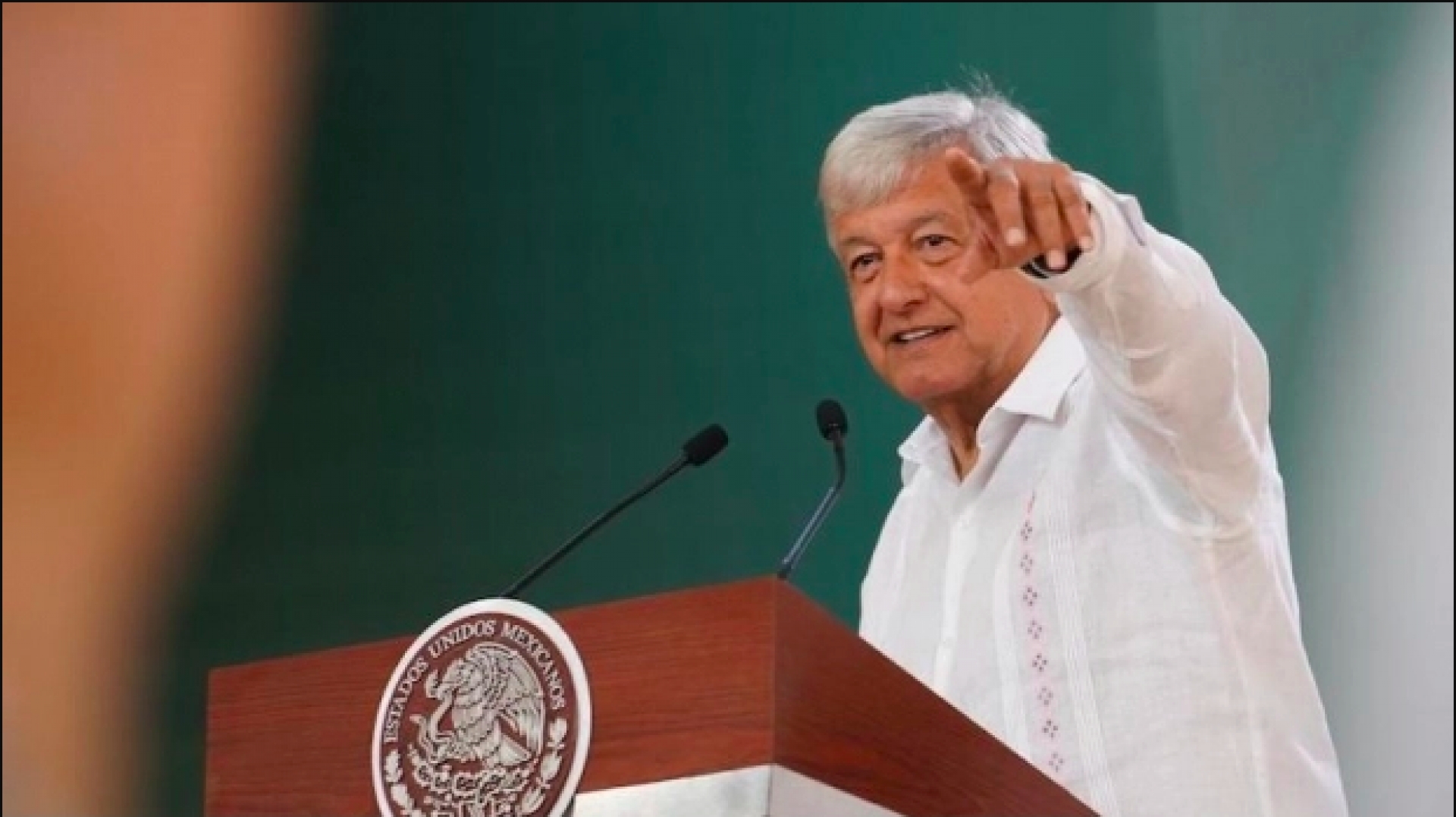 Afirma AMLO que es una "volada" la devolución de bienes a Elba Esther Gordillo