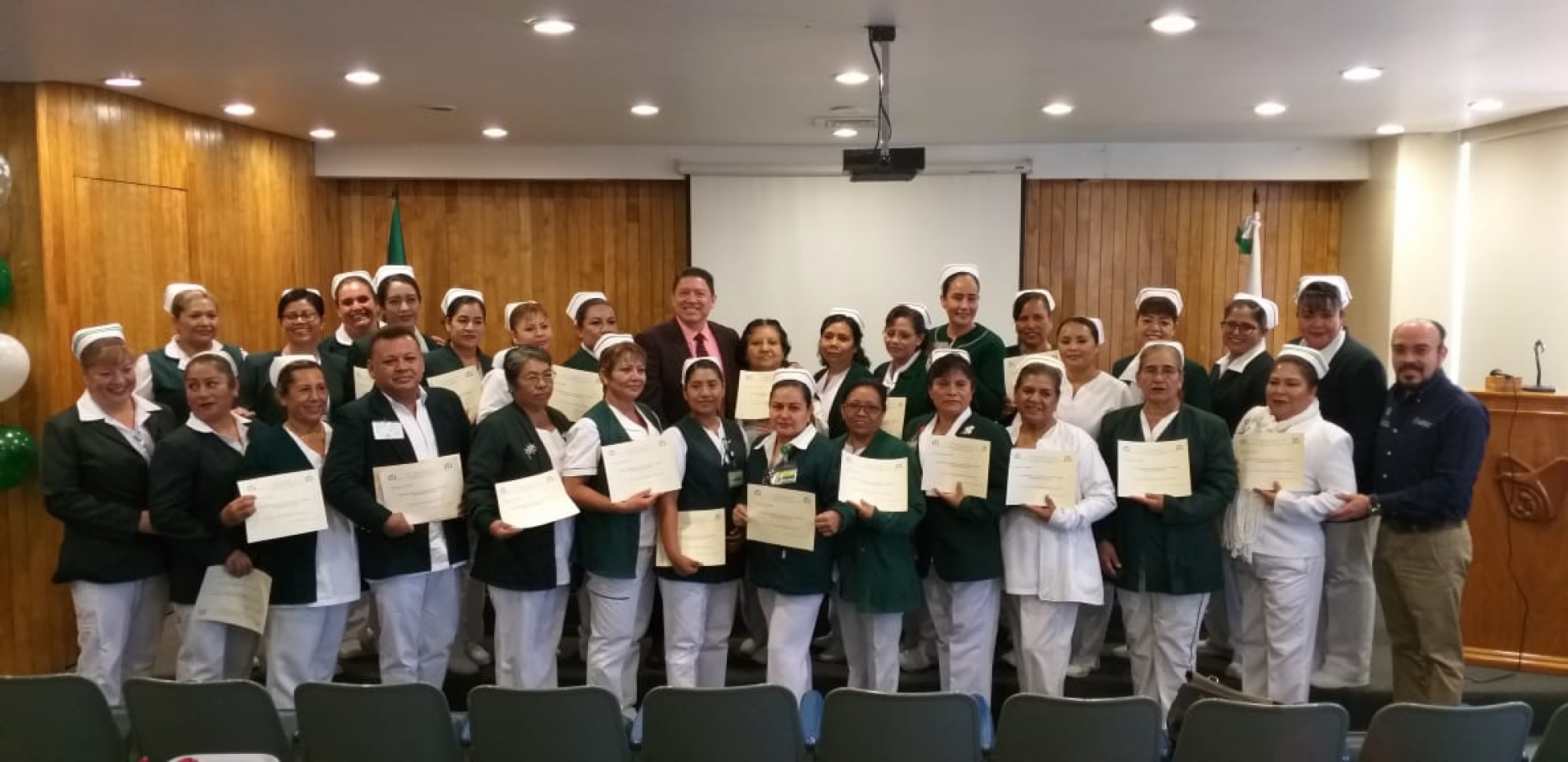 Entrega IMSS reconocimientos al personal de enfermería