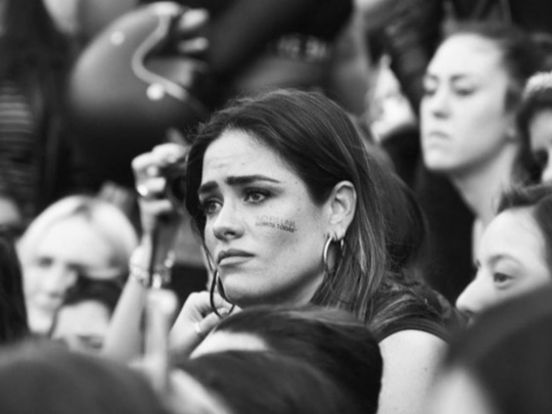 Diputada denuncia que comparten sus fotos íntimas sin consentimiento