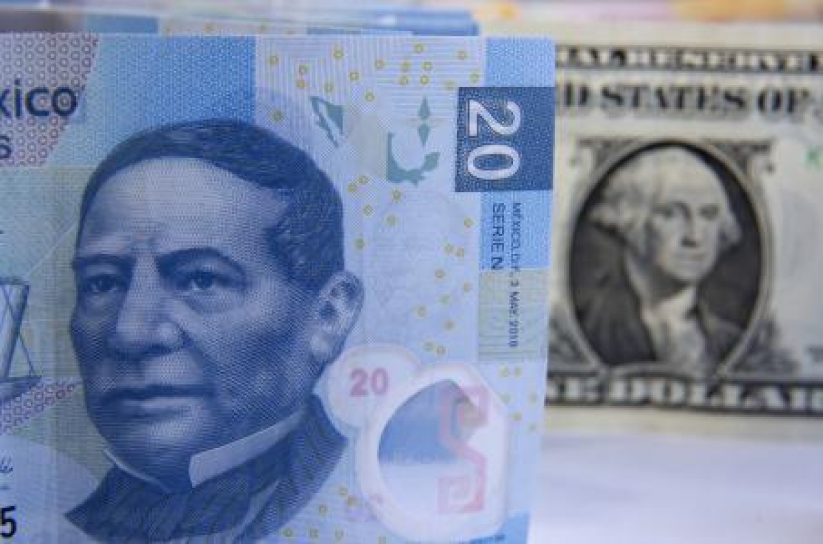 Dólar llega a casi $20.00 por Brexit