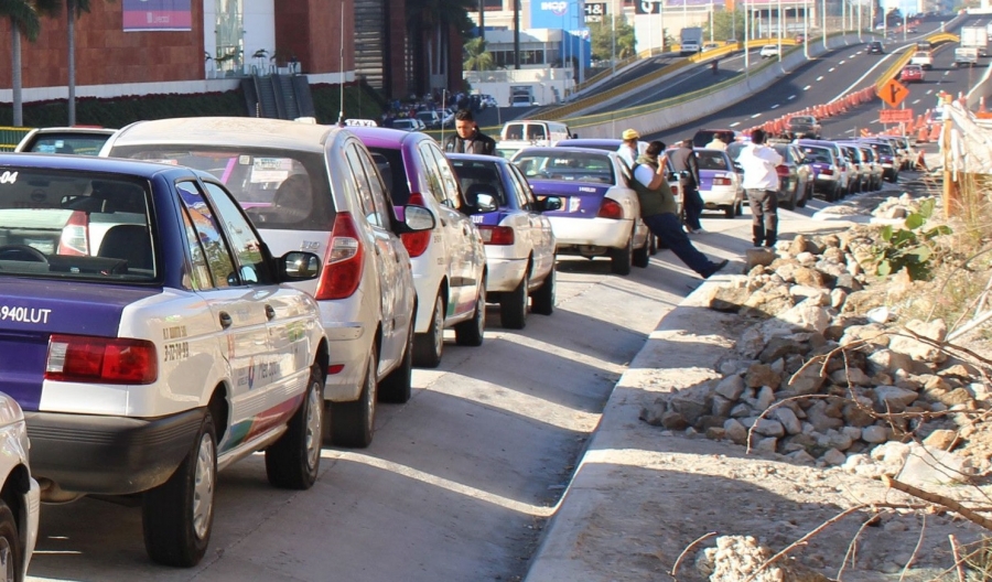 Taxistas afectados reclaman diálogo sobre sus concesiones