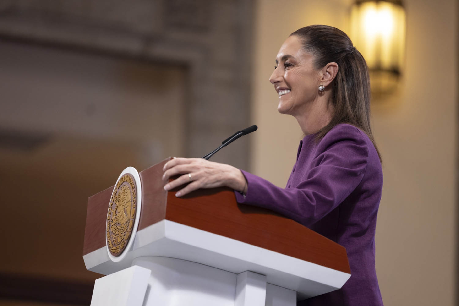 Sheinbaum garantiza devoluciones fiscales conforme a la ley: 'Todo se va a devolver'