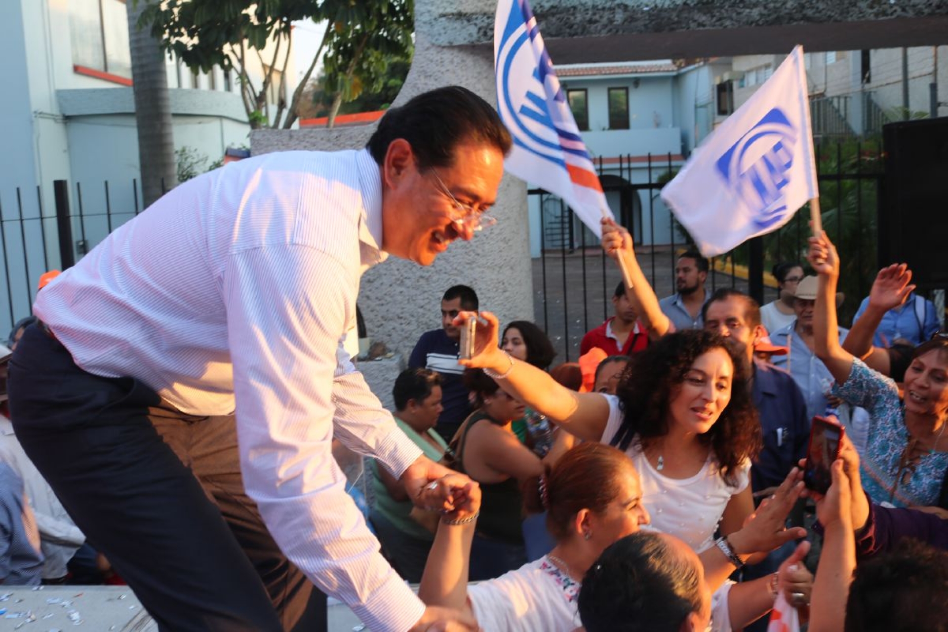 Con experiencia vamos a lograr el cambio: Víctor Caballero
