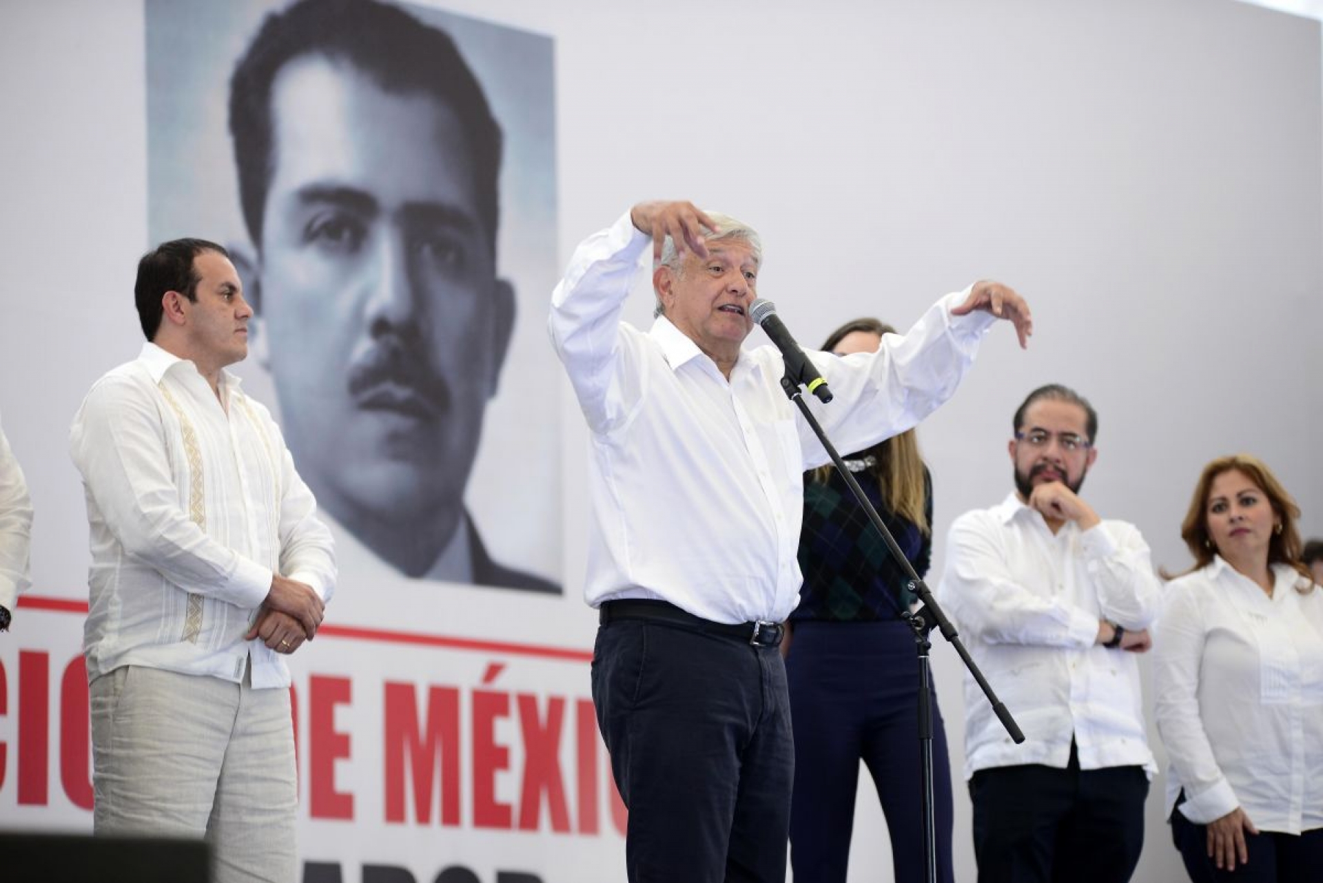 Ofrece AMLO rescatar a universidades públicas