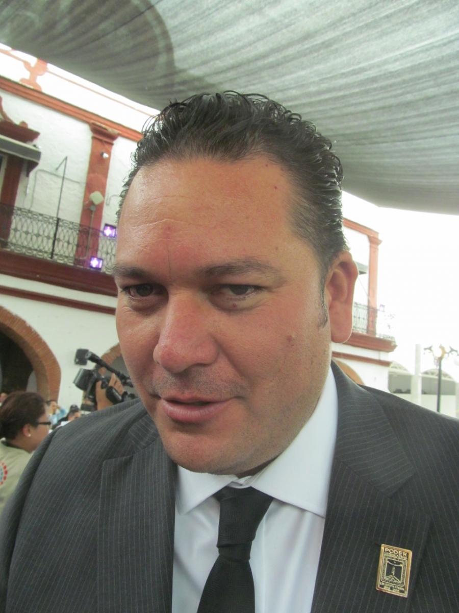 Cabildos deben vigilar a gobiernos pesedistas