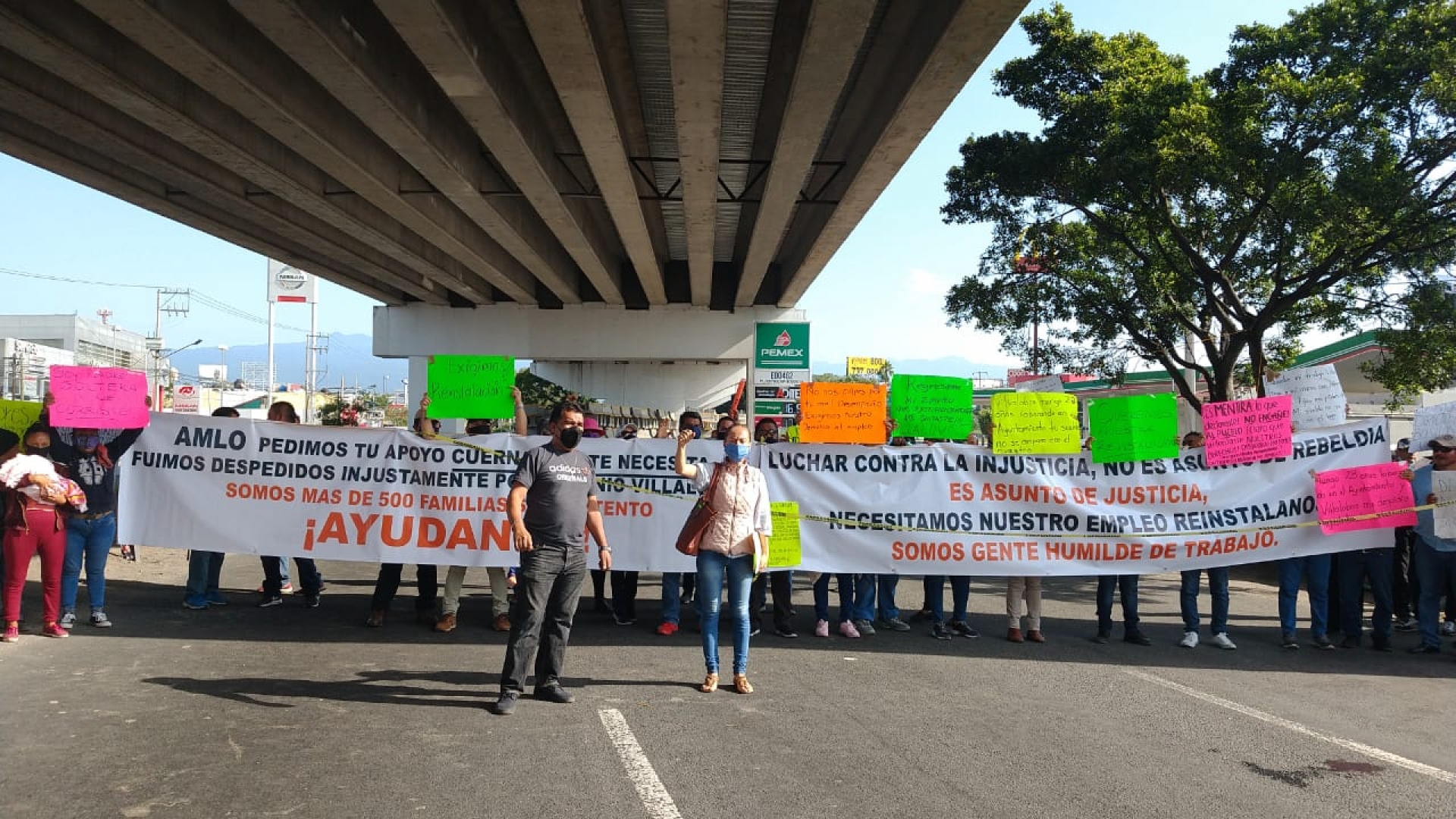 Ex trabajadores del ayuntamiento capitalino protestaron en la autopista México-Acapulco