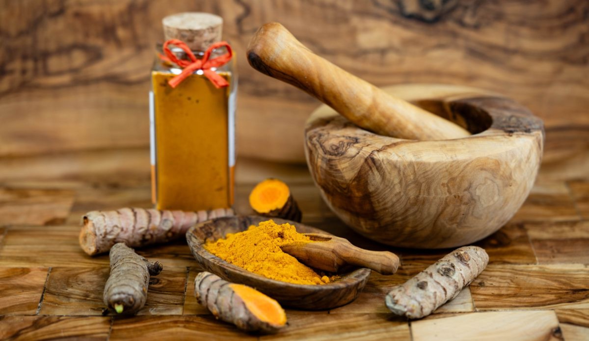 Cúrcuma: beneficios, usos y precauciones de esta especia milenaria