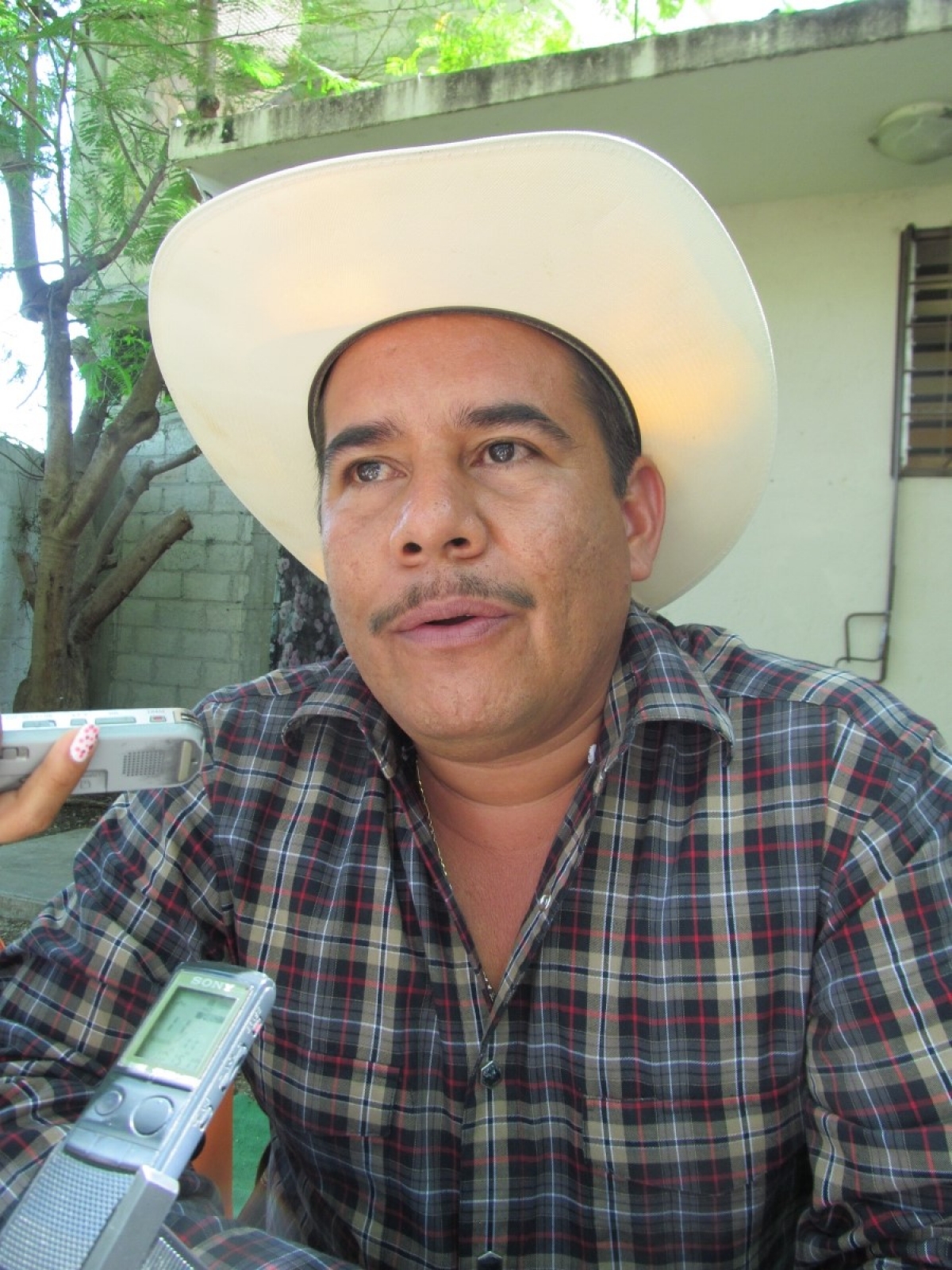 Dice edil de Amacuzac que no le paga a la síndica, porque “no trabaja”
