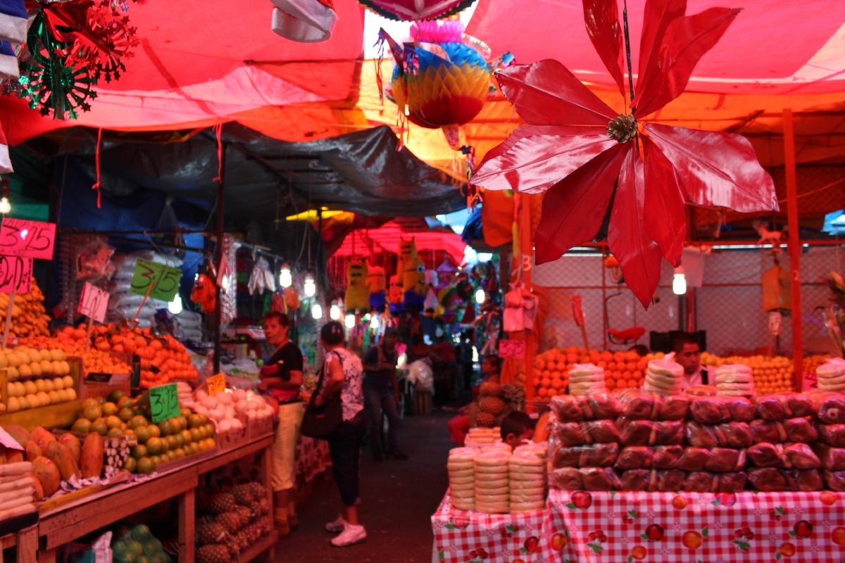 Locatarios del mercado ALM prevén alza en precio de productos para 2017
