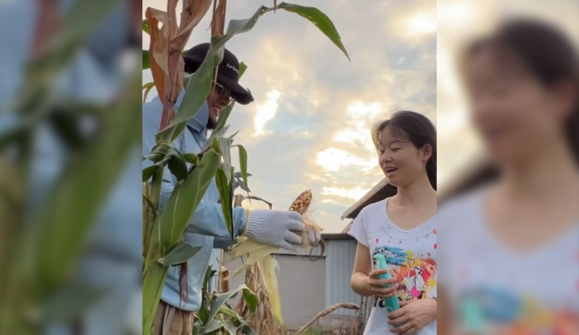 Pareja japonesa y mexicana viraliza TikTok cultivando verduras típicas mexicanas