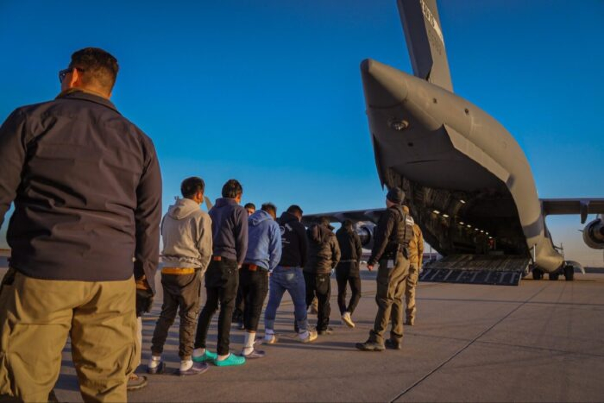 Detenciones récord: 2,382 inmigrantes arrestados en la primera semana de Trump