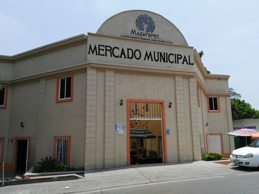Urgen comerciantes mayor vigilancia en el mercado municipal de Mazatepec