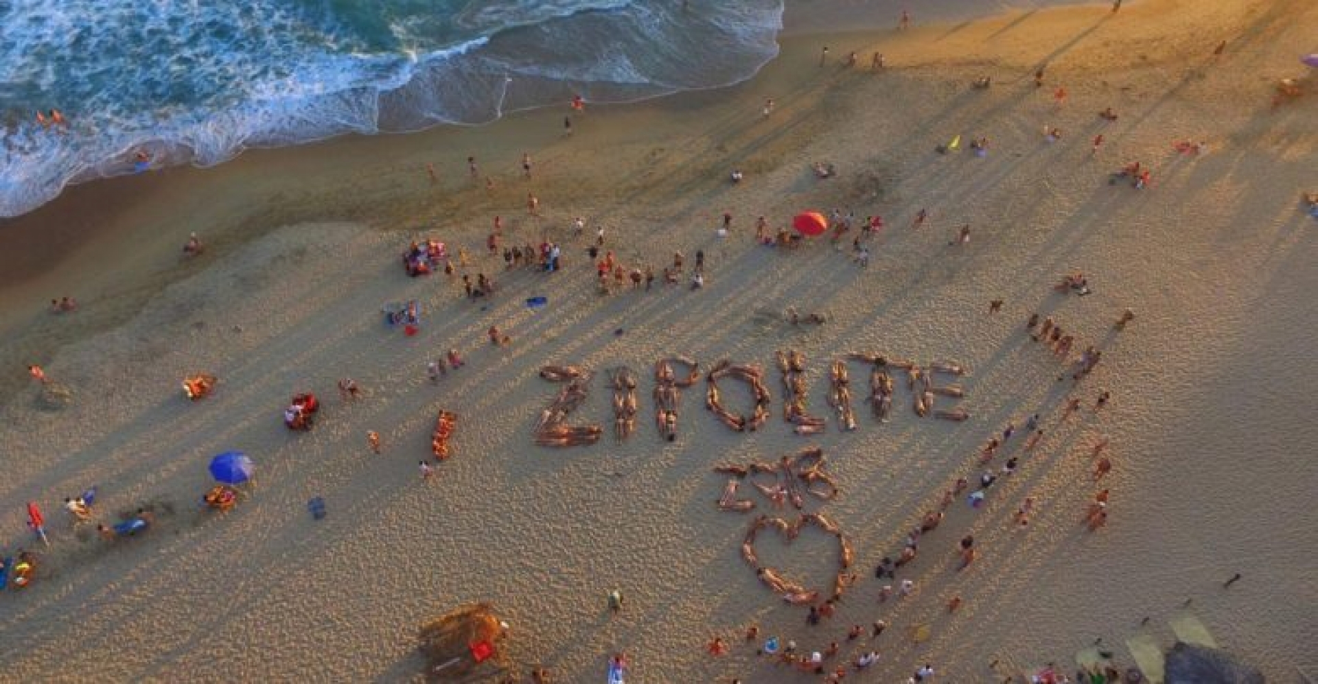 Cancelan encuentro nudista en playa de Zipolite