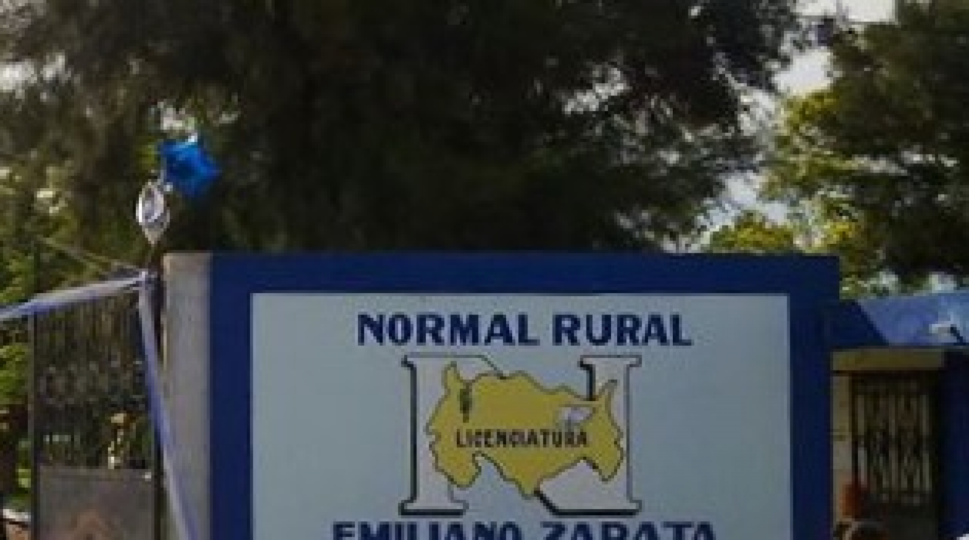 Irrumpe grupo armado en la Escuela Normal Rural de Amilcingo