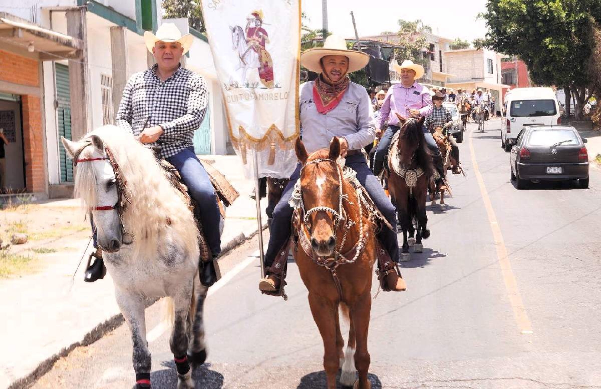 Destacan color y tradición en cabalgata del 3 de mayo en Ocuituco