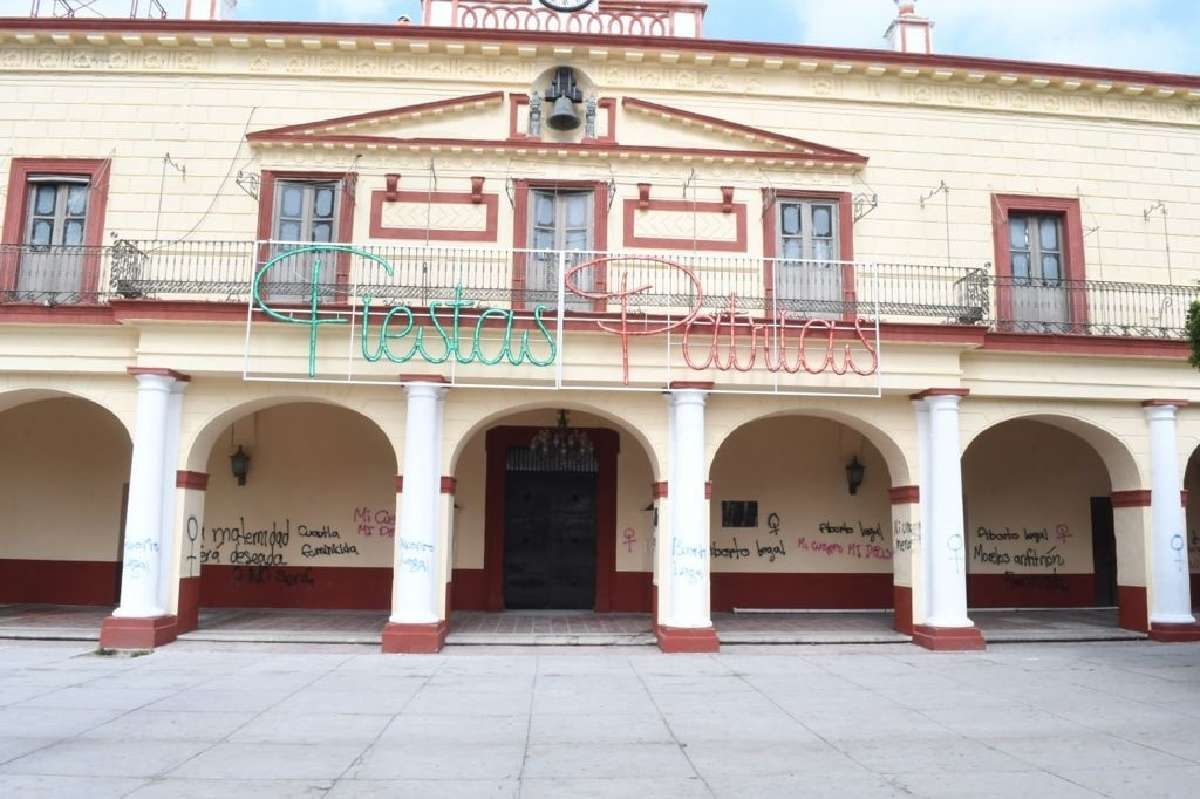 Liberan a feministas arrestadas en Cuautla