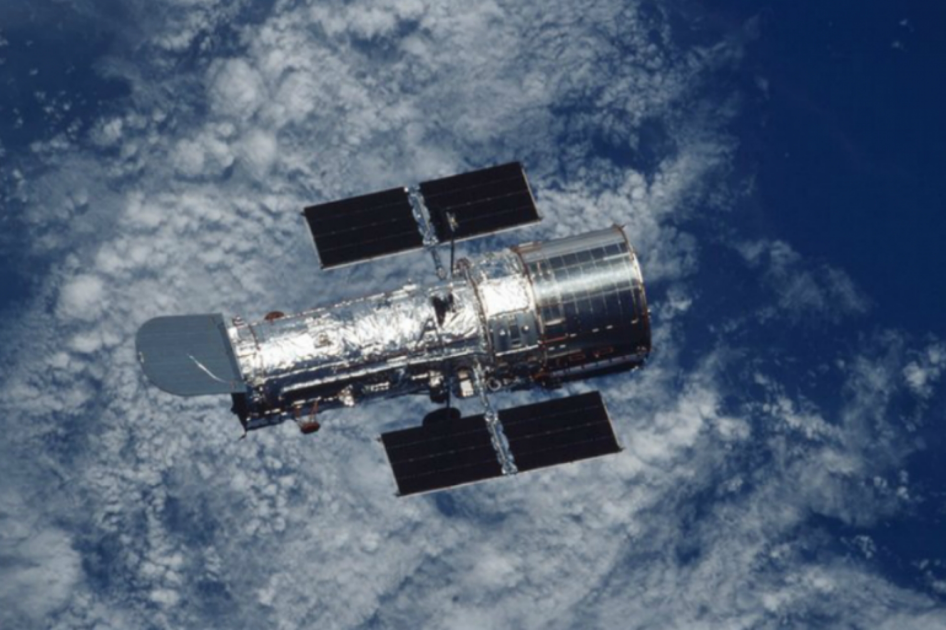 Hubble, 29 años orbitando nuestro planeta y capturando el universo