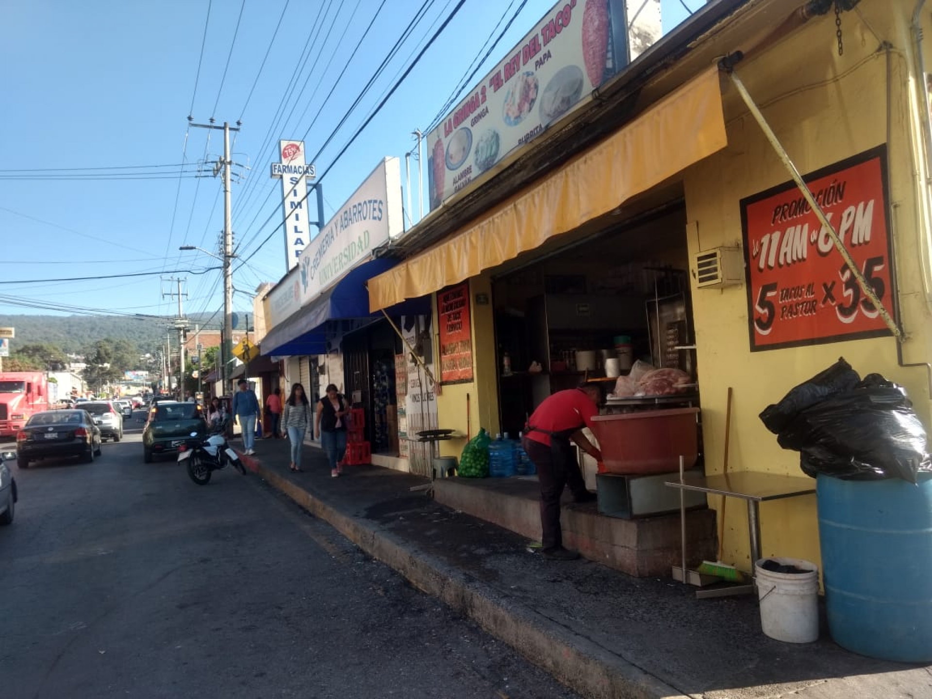 Disparan contra negocio en la avenida Universidad