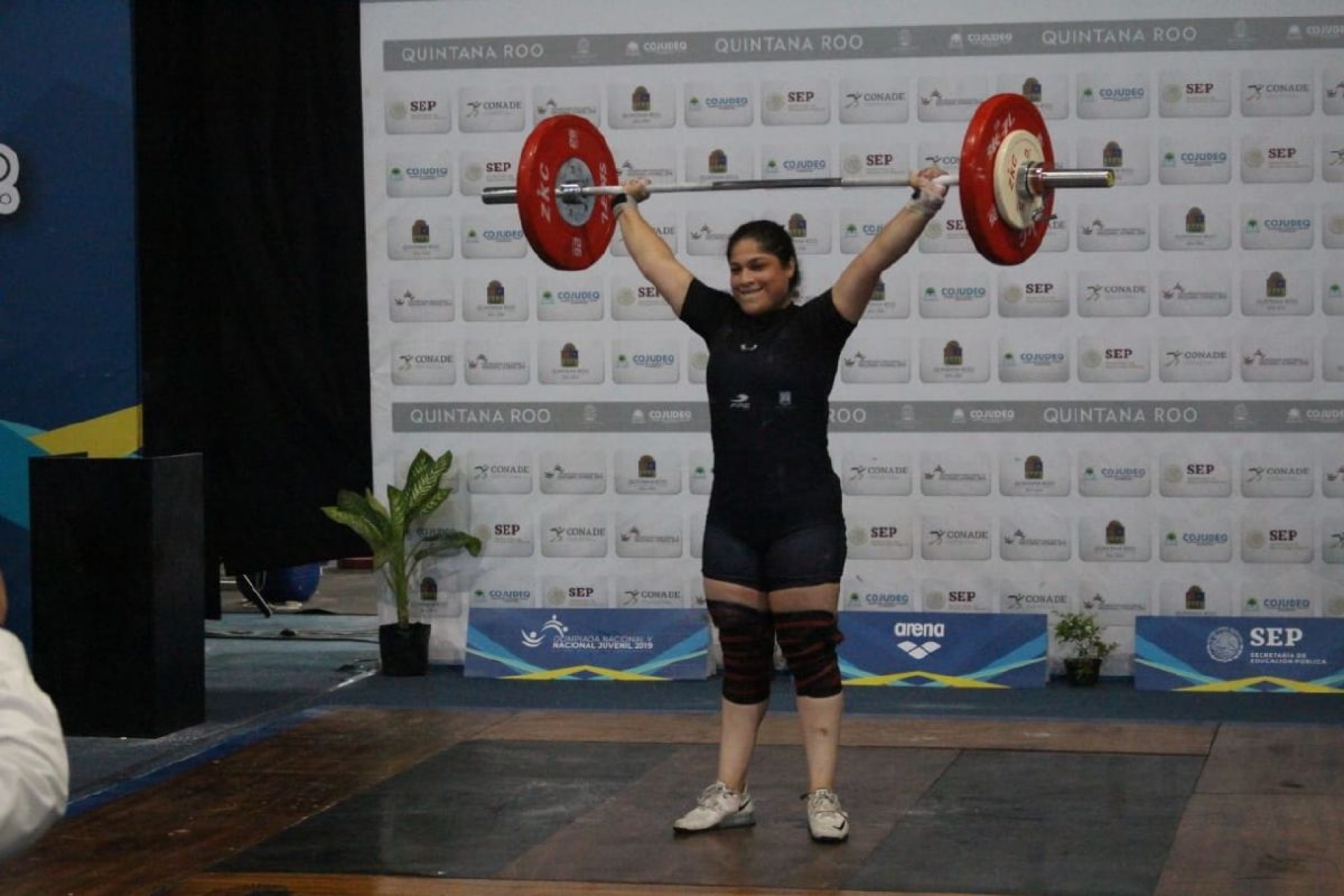 Levanta medalla de plata