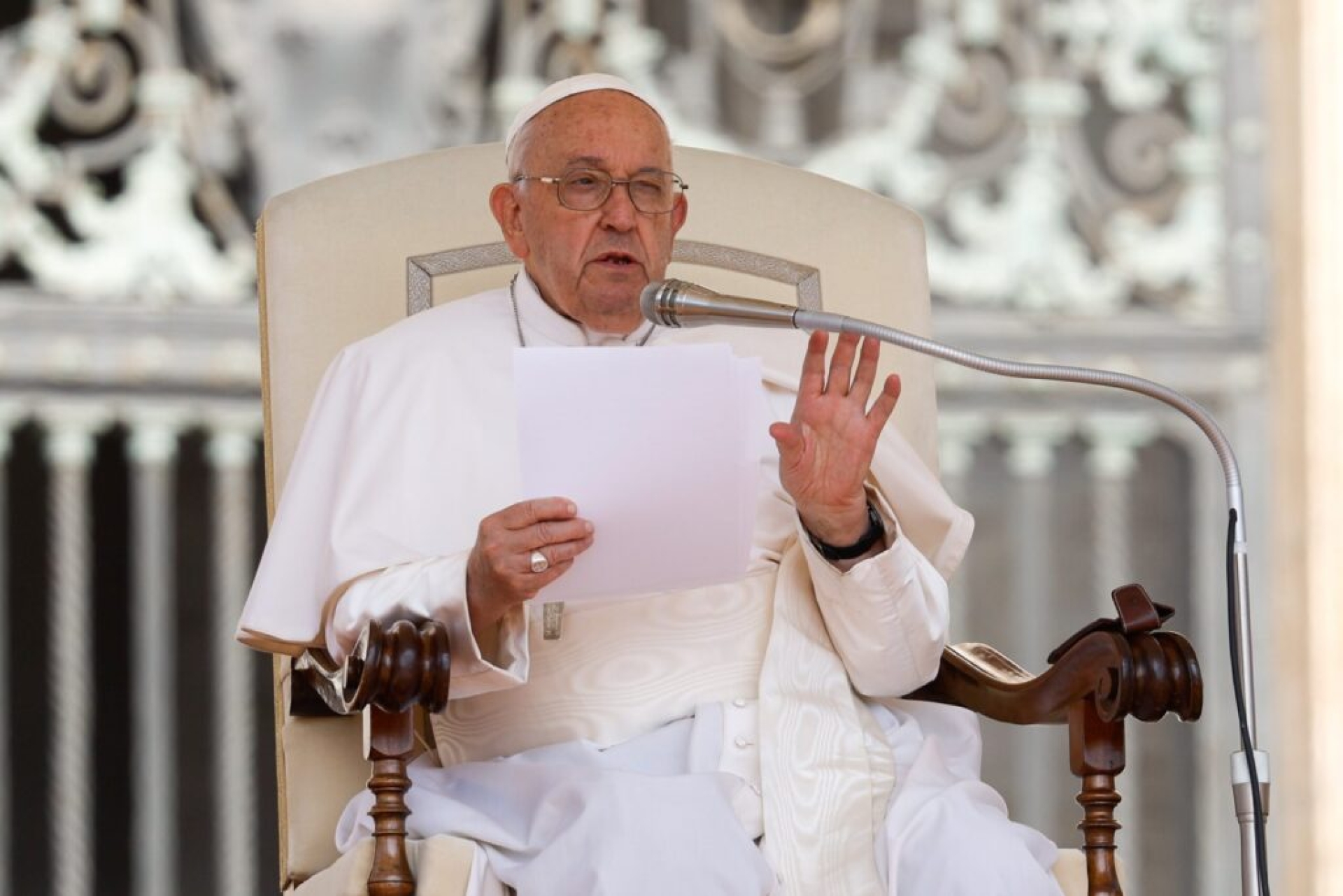 Papa Francisco critica la 'vergonzosa incapacidad' global para frenar el conflicto en Gaza