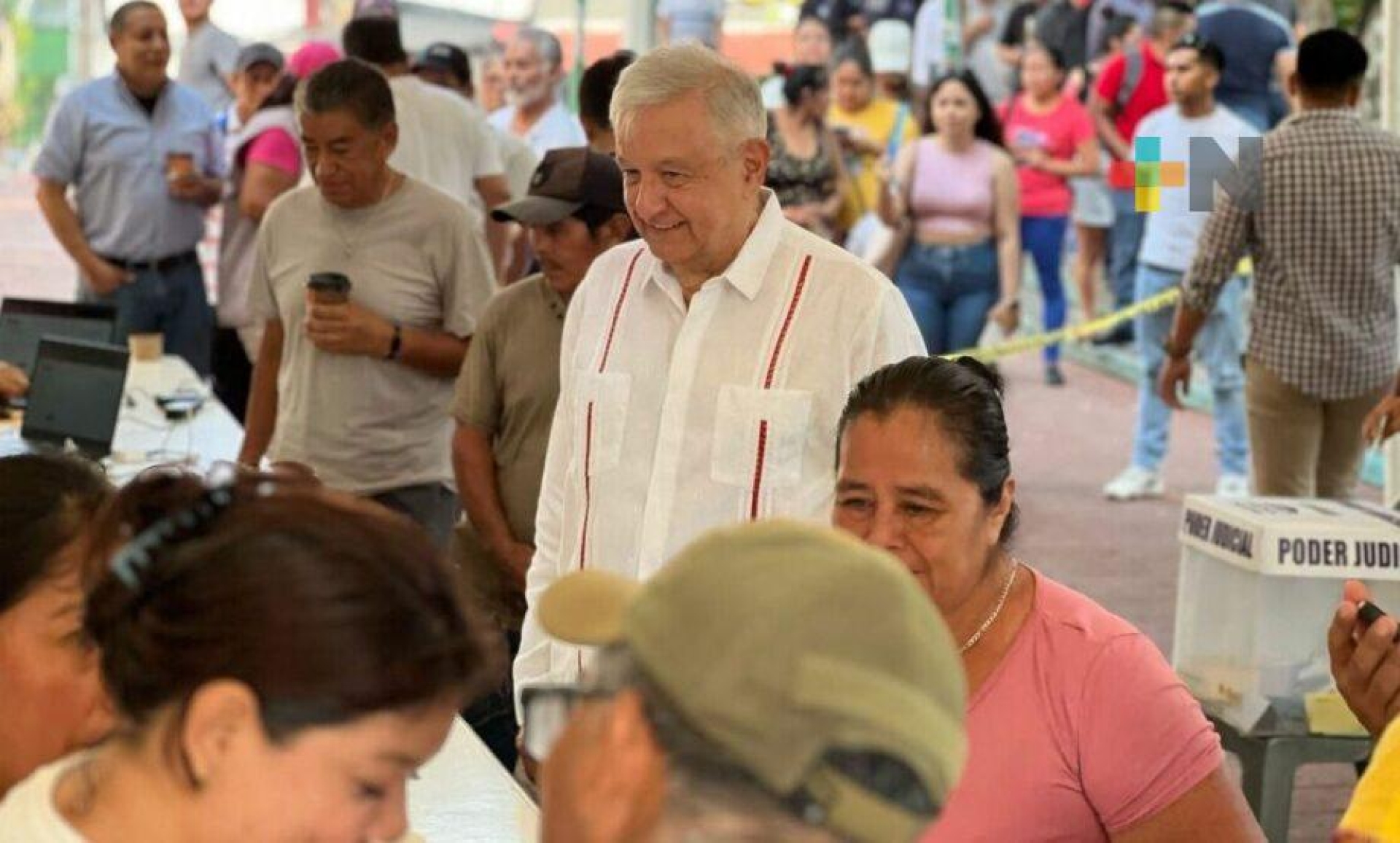 AMLO reaparece y participa en histórica elección judicial: 'México es democrático'