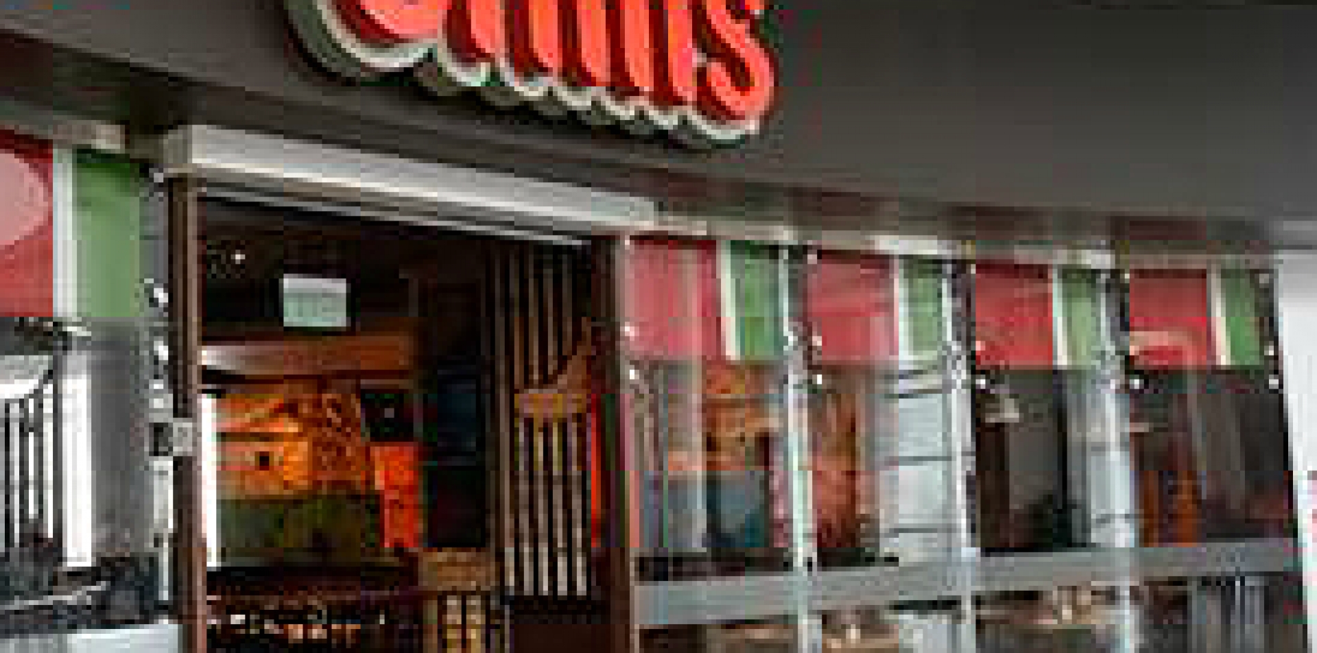 Asalta grupo armado en restaurante 'Chili's', en Cuautla