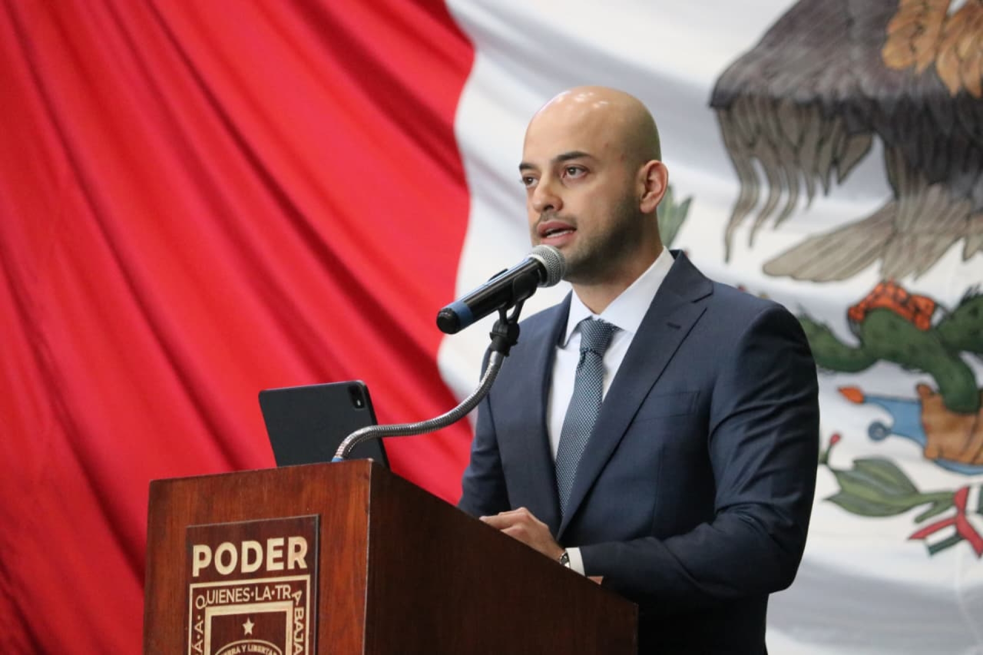 Comparece ante diputados titular de la Fiscalía General del Estado; expone su primer informe semestral de gestión