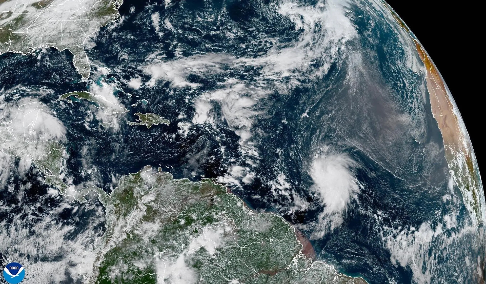 Tormenta tropical 'Jerry' se forma en el Atlántico y podría convertirse en huracán