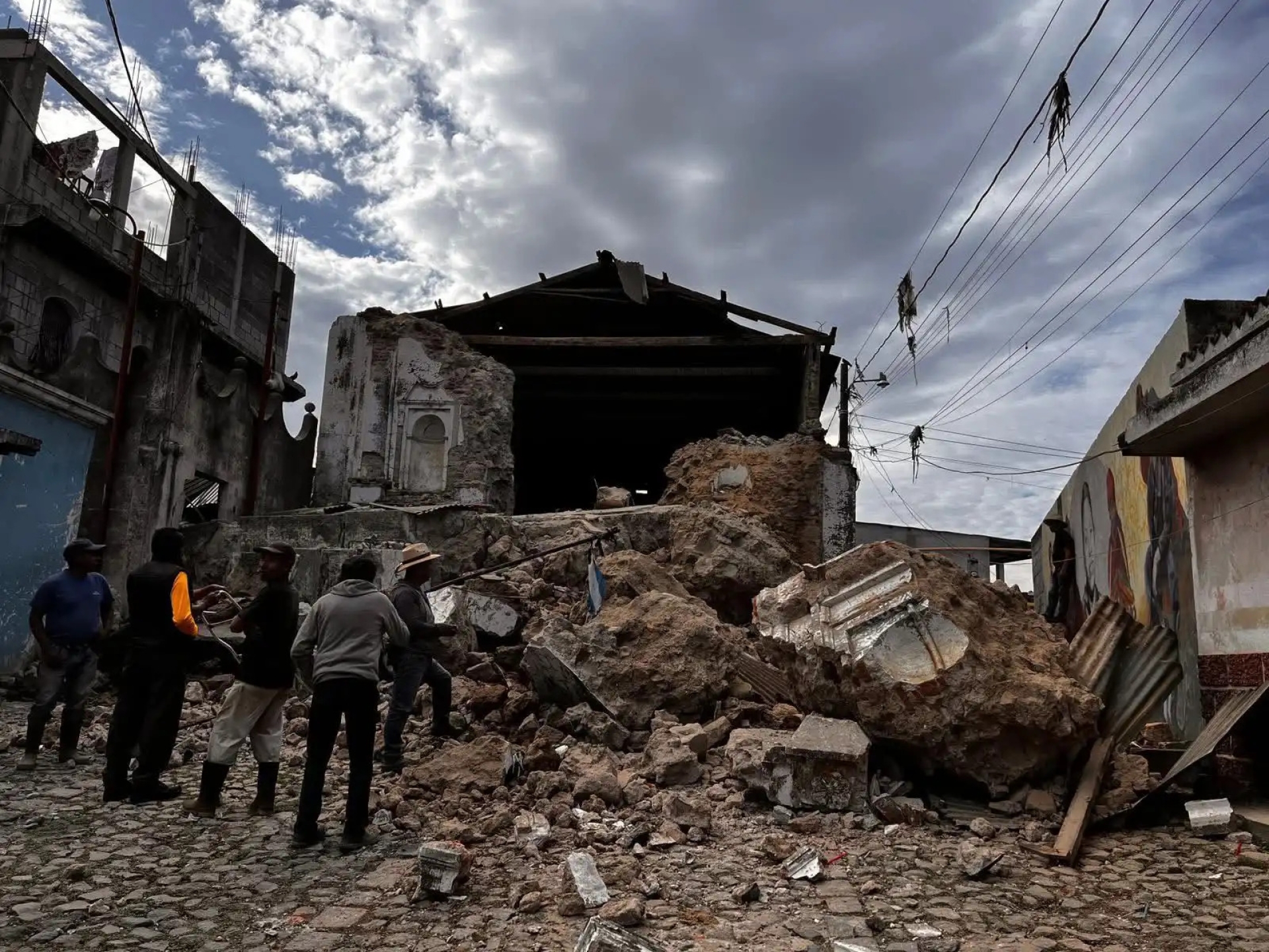 Guatemala registra cuatro muertos tras serie de sismos y réplicas